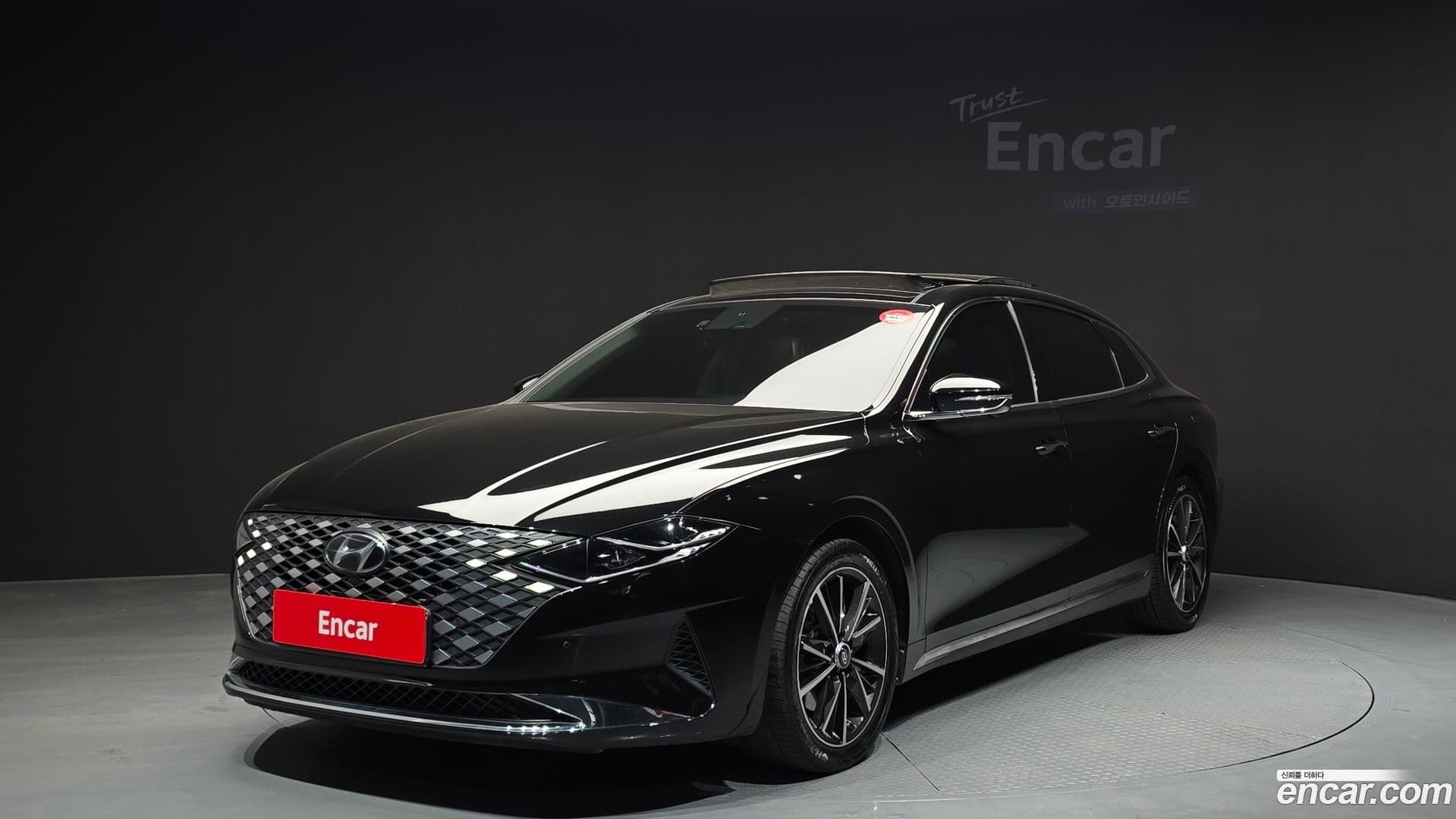 Main__Slider__Photo:Grandeur Hyundai 2022.1-0