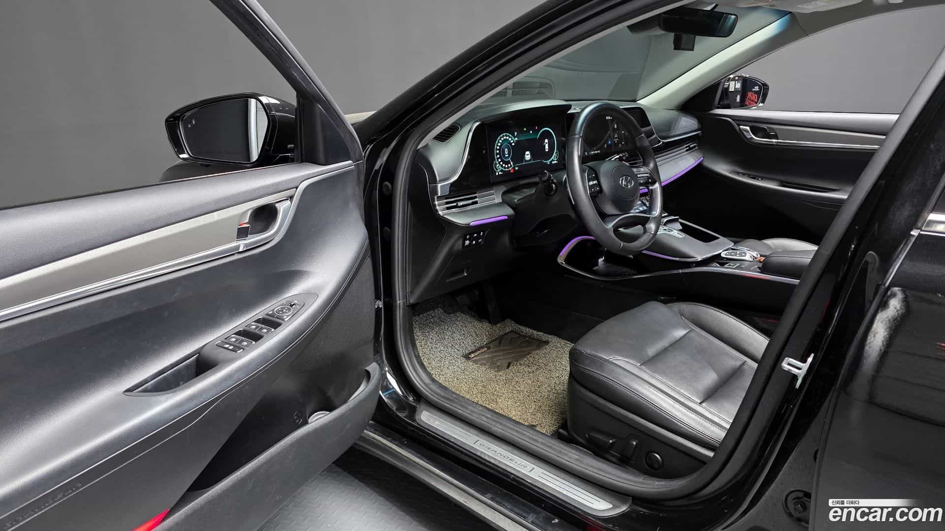 Grandeur Hyundai 2022.1-INNER-010