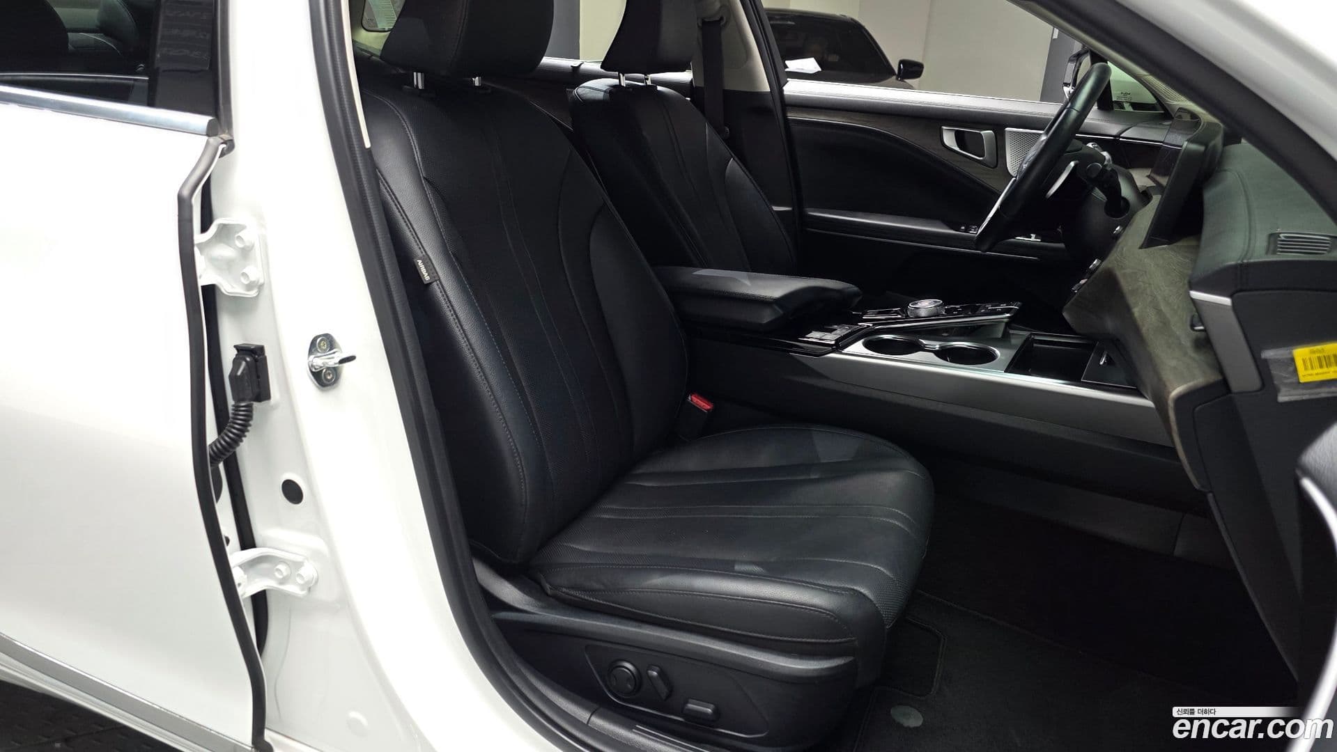 Main__Slider__Photo:K8 Kia 2021.4-9