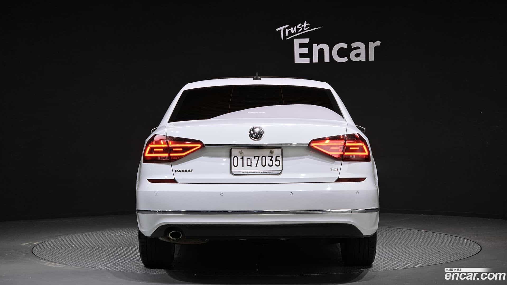 Passat Volkswagen 2018.10-OUTER-004