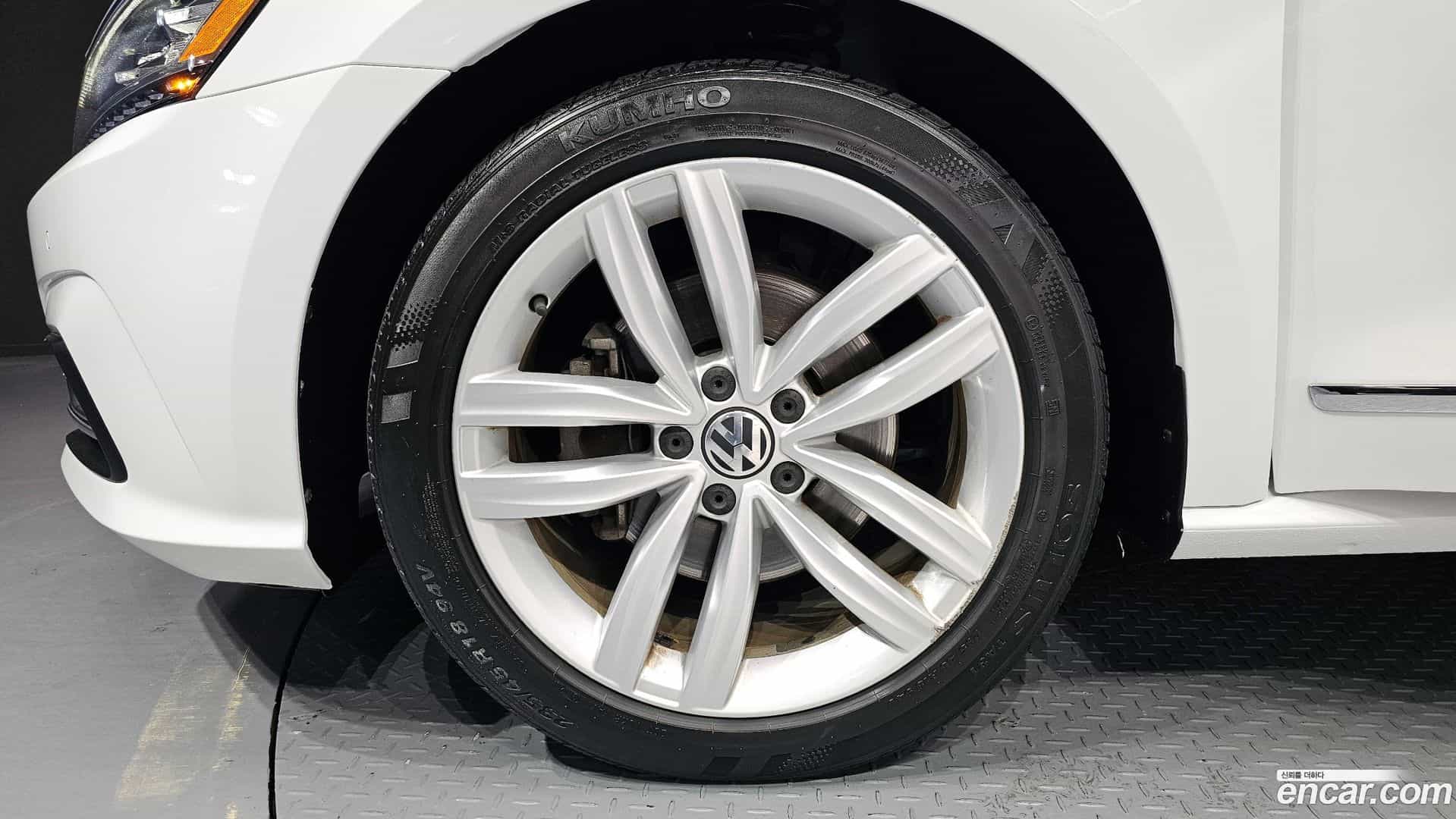 Passat Volkswagen 2018.10-OUTER-005