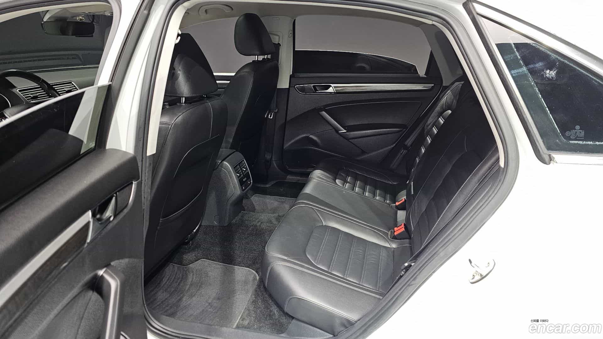 Passat Volkswagen 2018.10-OPTION-021