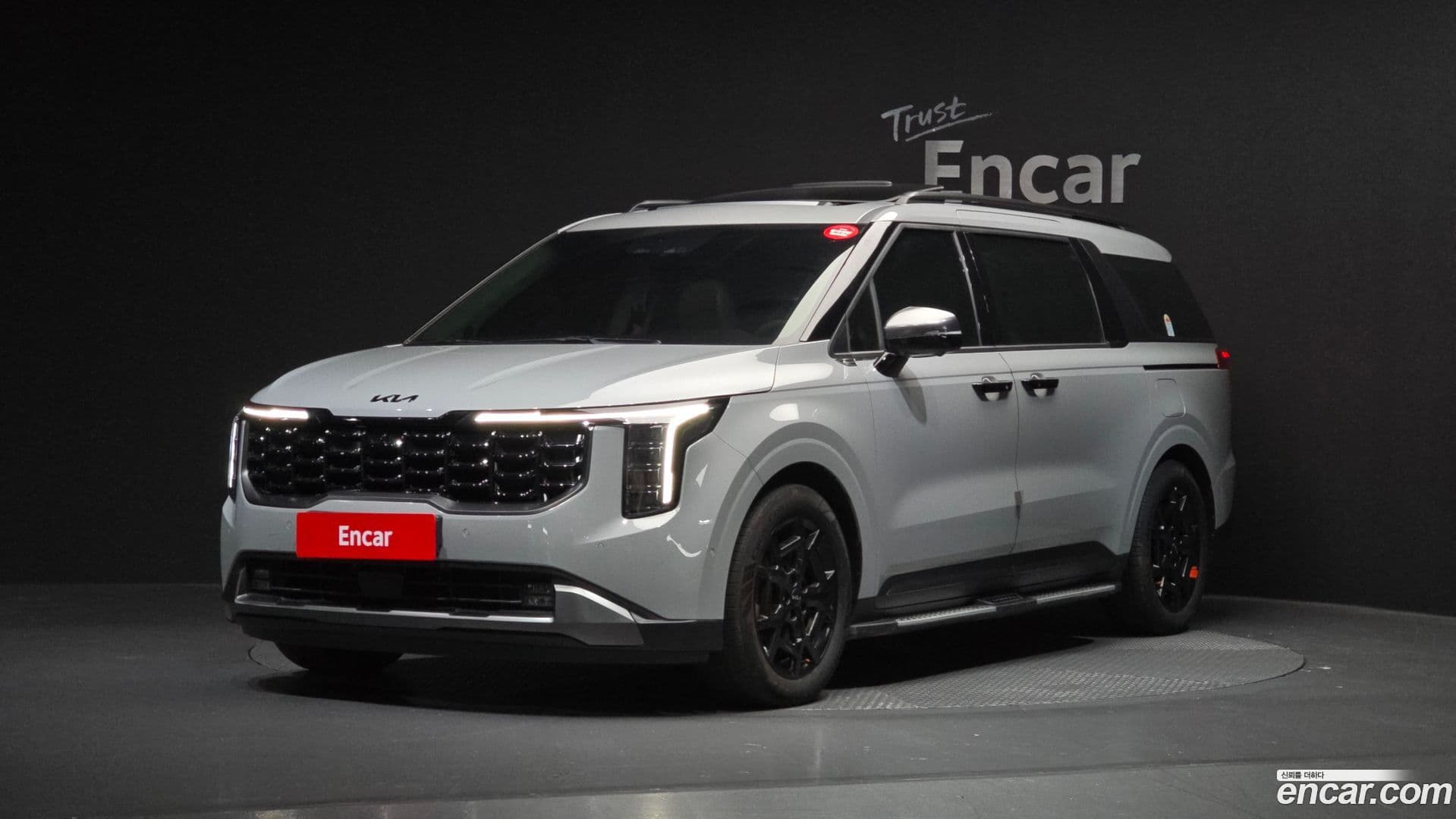 Main__Slider__Photo:Canival Kia 2024.6-0