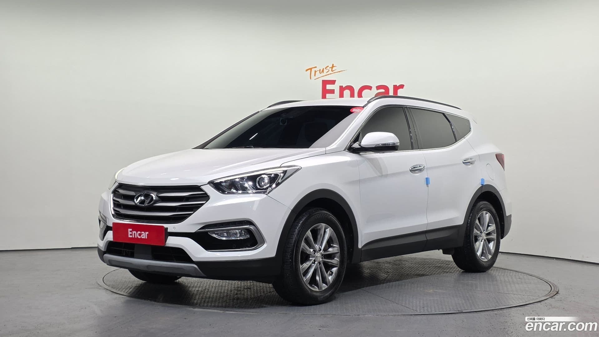 Main__Slider__Photo:Santafe Hyundai 2017.3-0