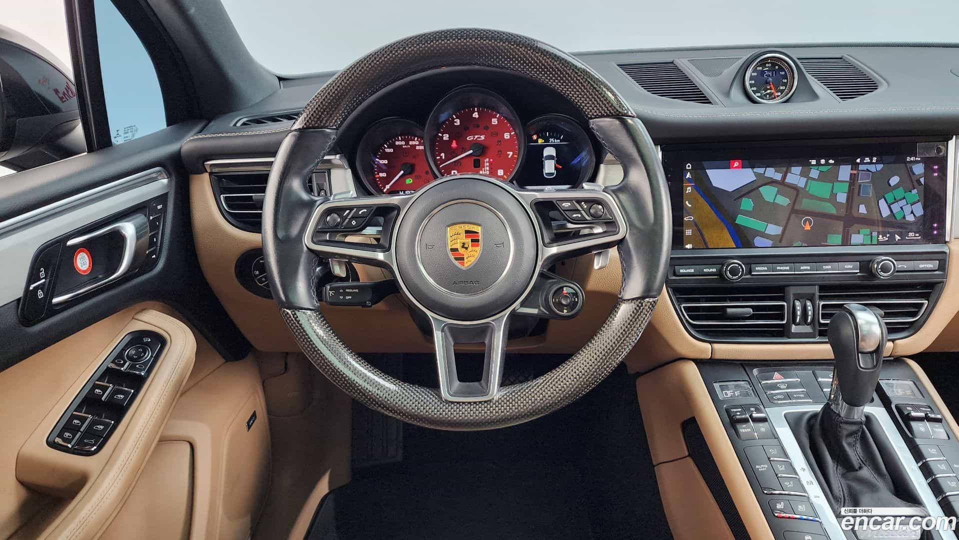 Macan Porsche 2021.1-OPTION-017