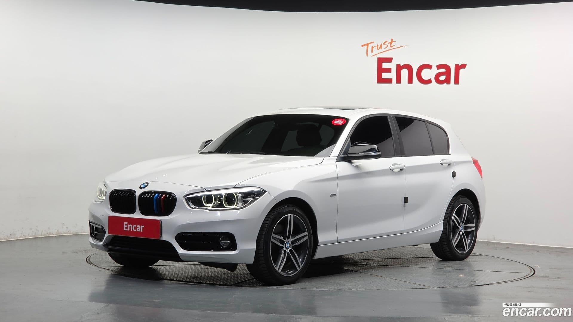 Main__Slider__Photo:1-Series BMW 2018.11-0