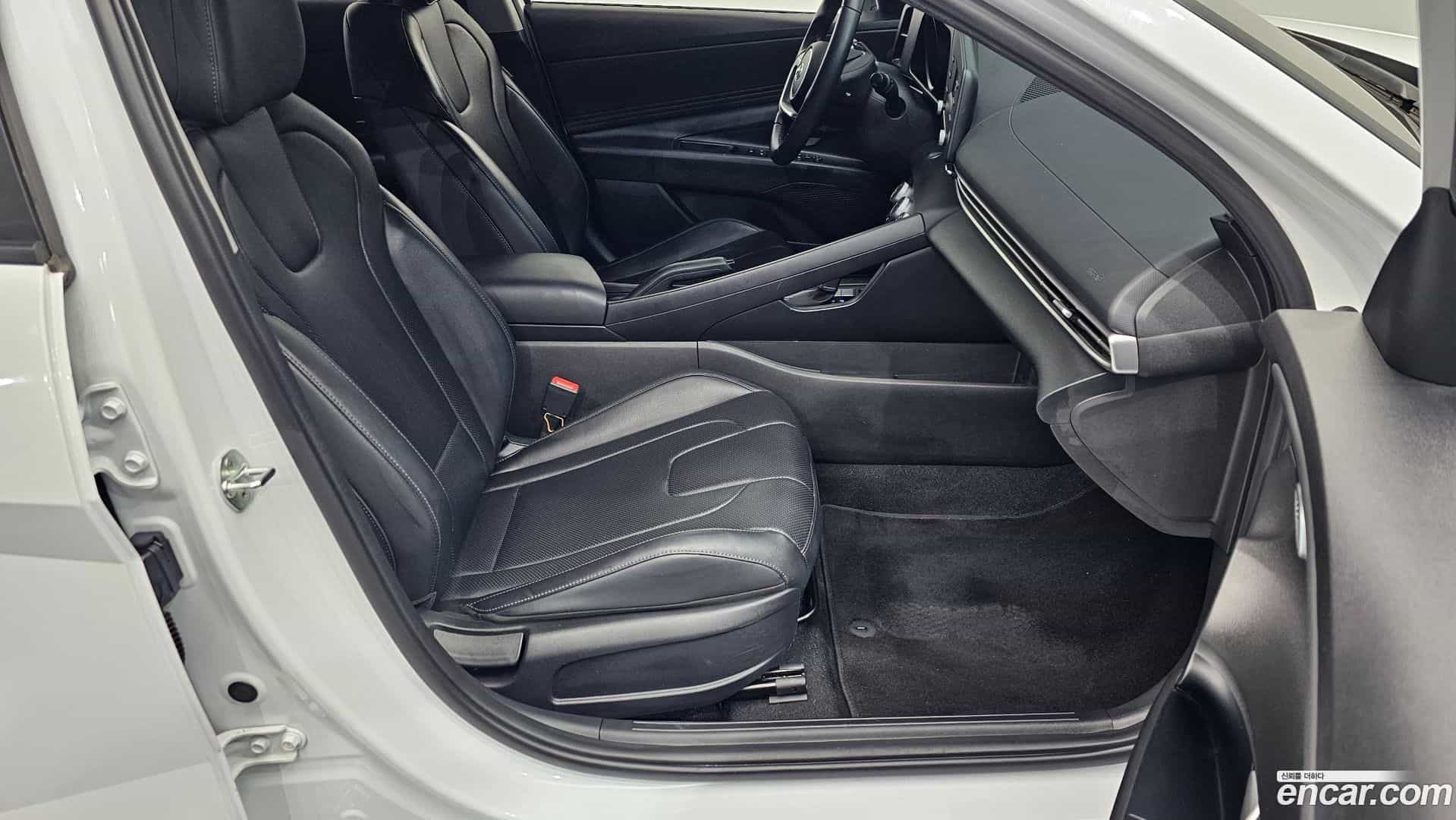 AVANTE Hyundai 2022.0-INNER-010