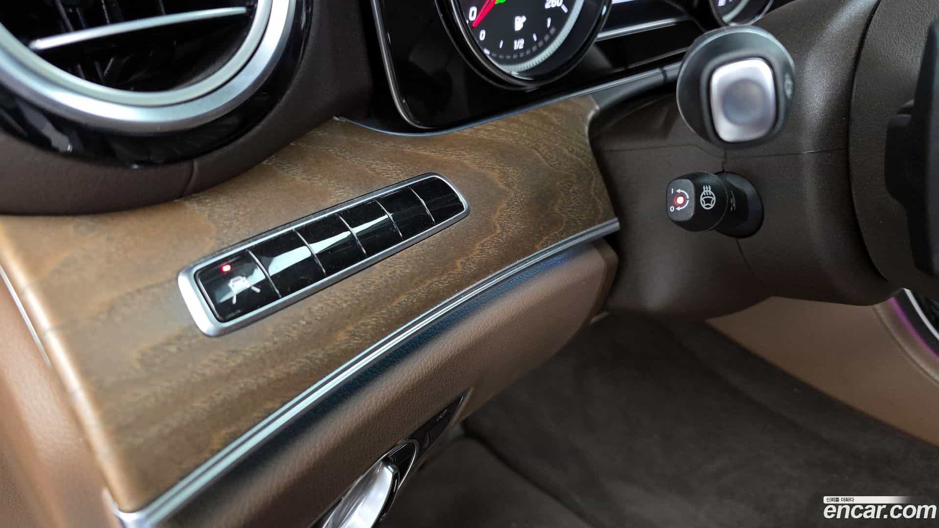 E-Class Mercedes-Benz 2019.7-OPTION-021