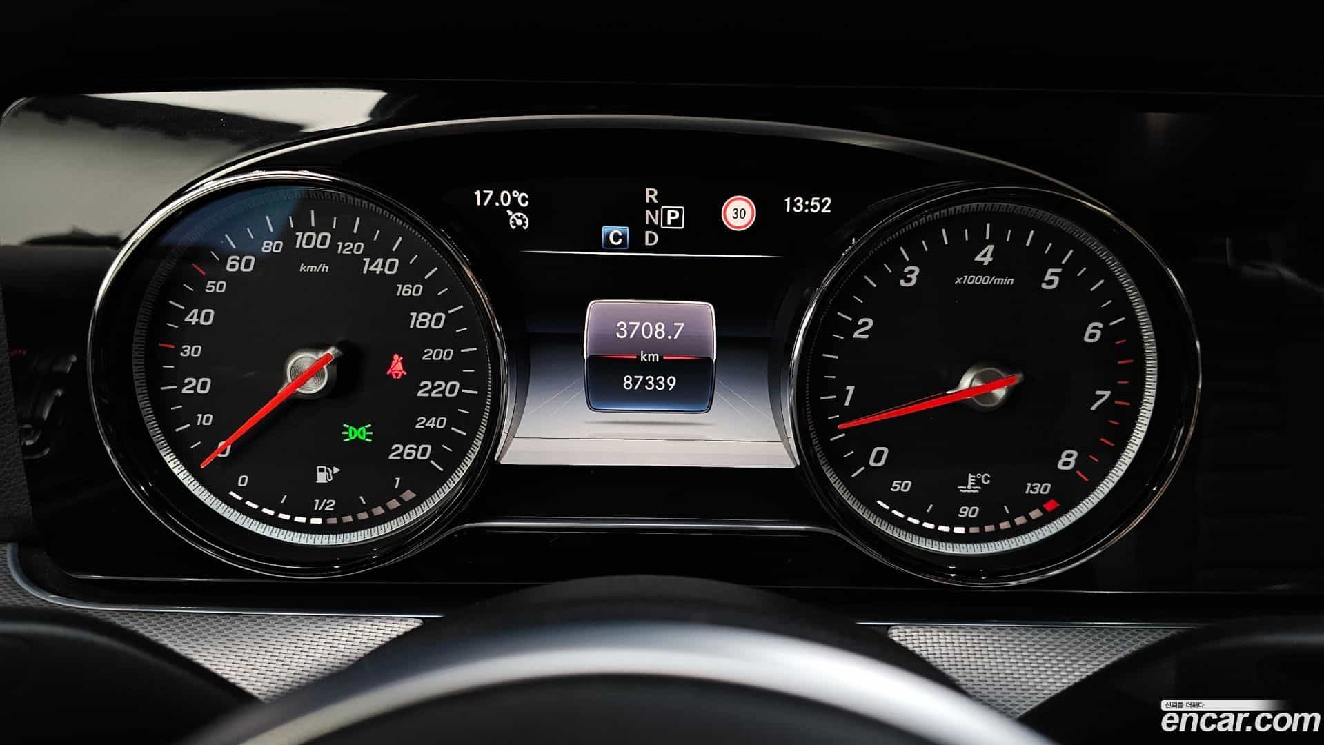 E-Class Mercedes-Benz 2018.9-INNER-008