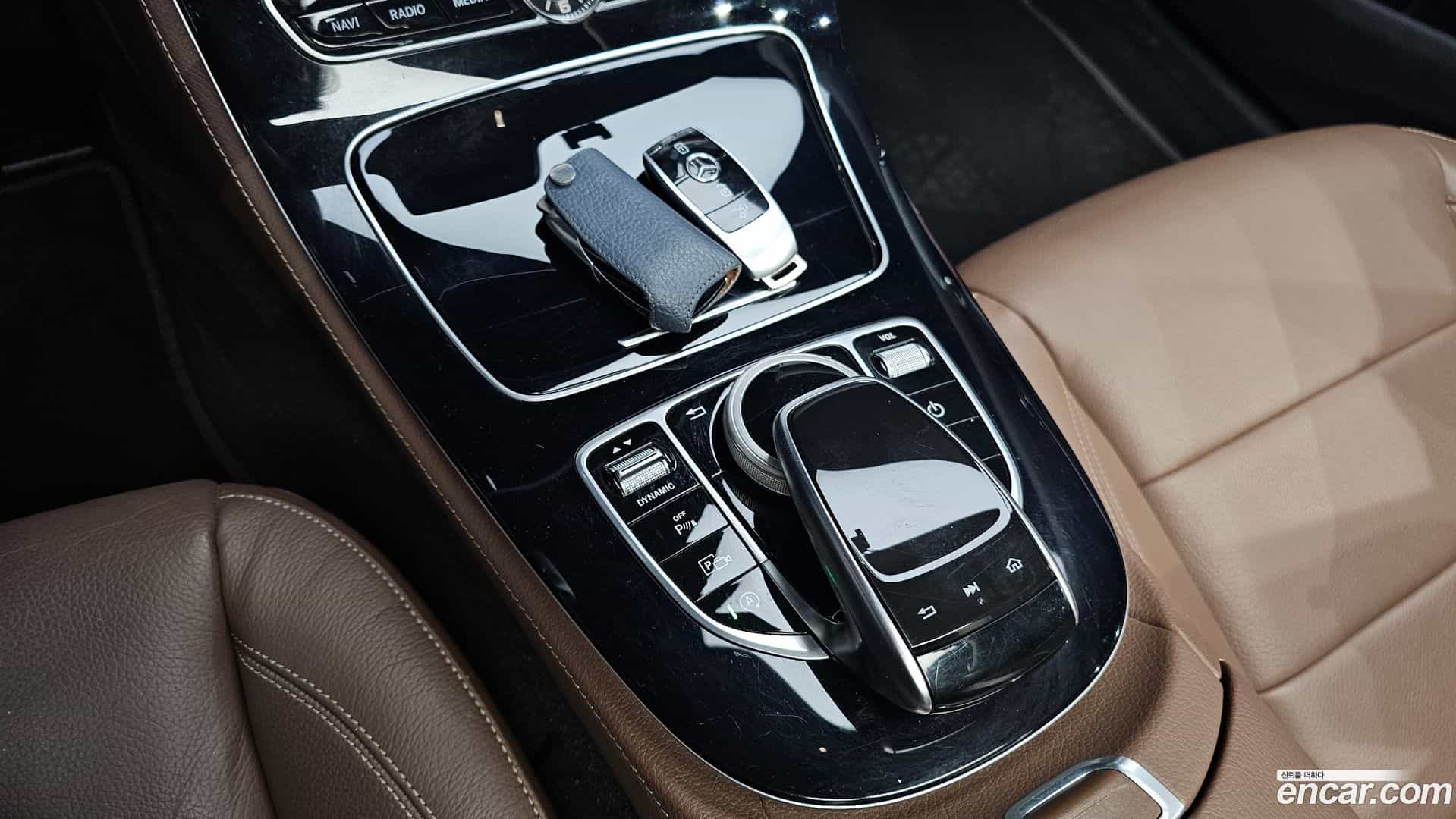E-Class Mercedes-Benz 2018.9-OPTION-023