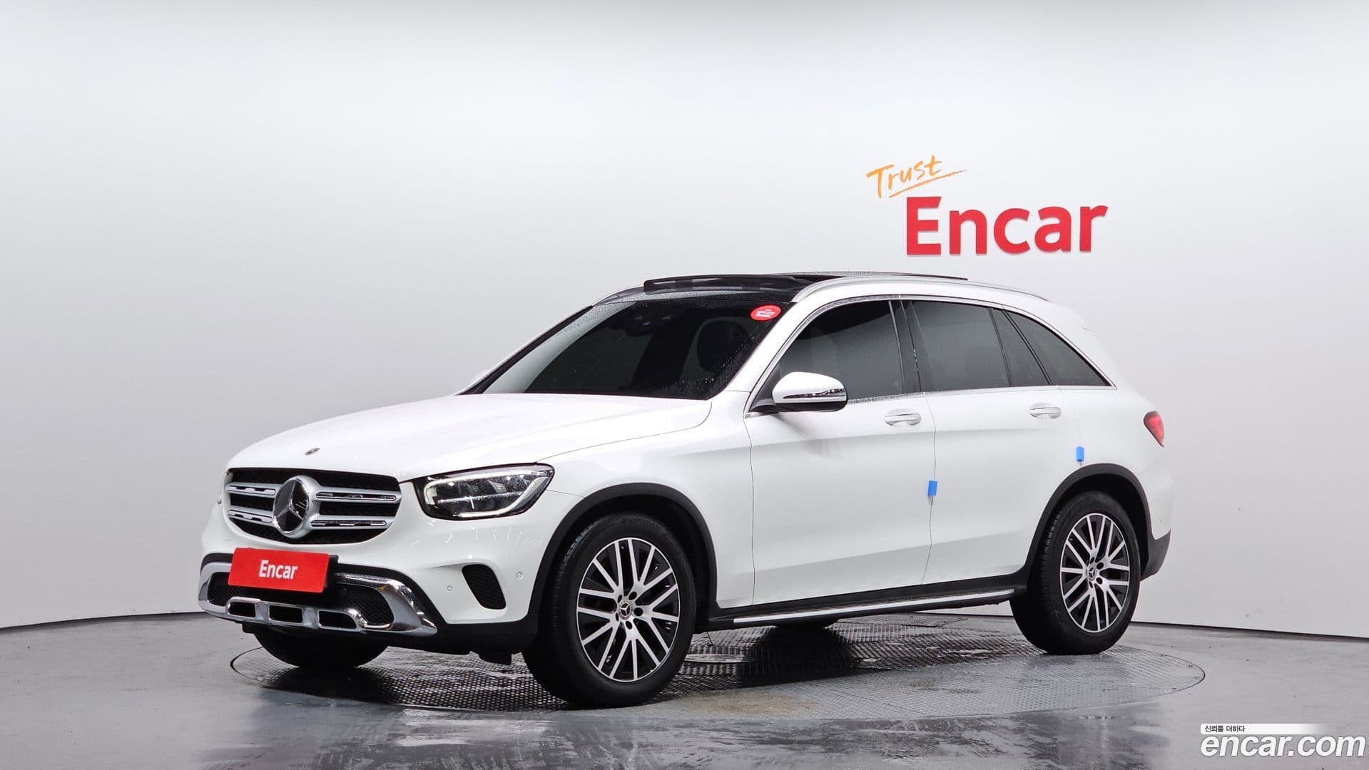 Main__Slider__Photo:GLC-Class Mercedes-Benz 2021.3-0
