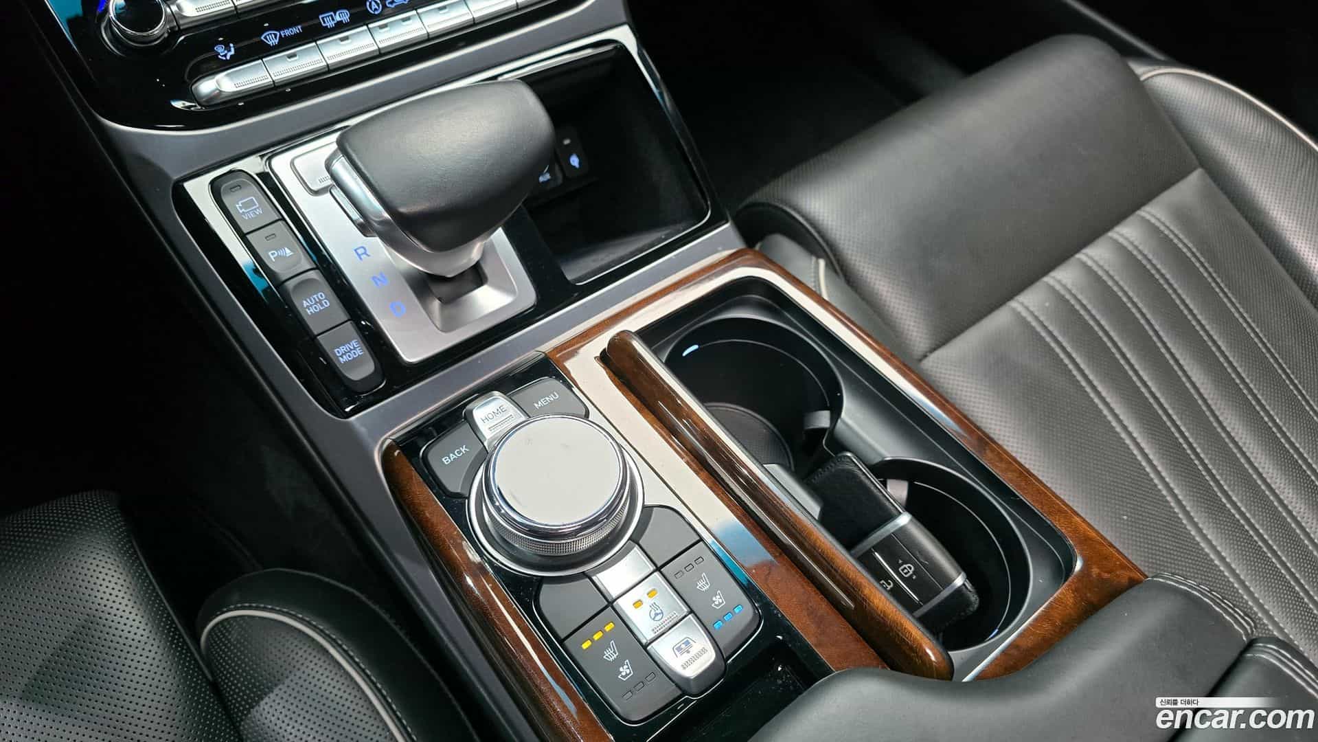 EQ900 Genesis 2016.5-INNER-009