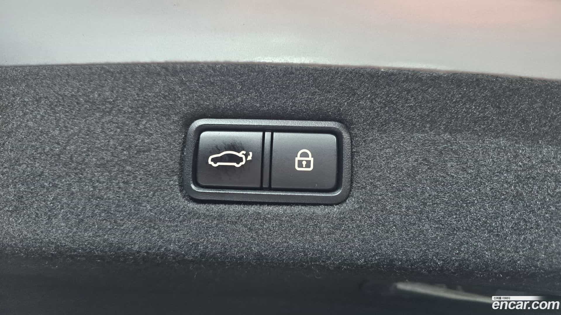 EQ900 Genesis 2016.5-OPTION-024