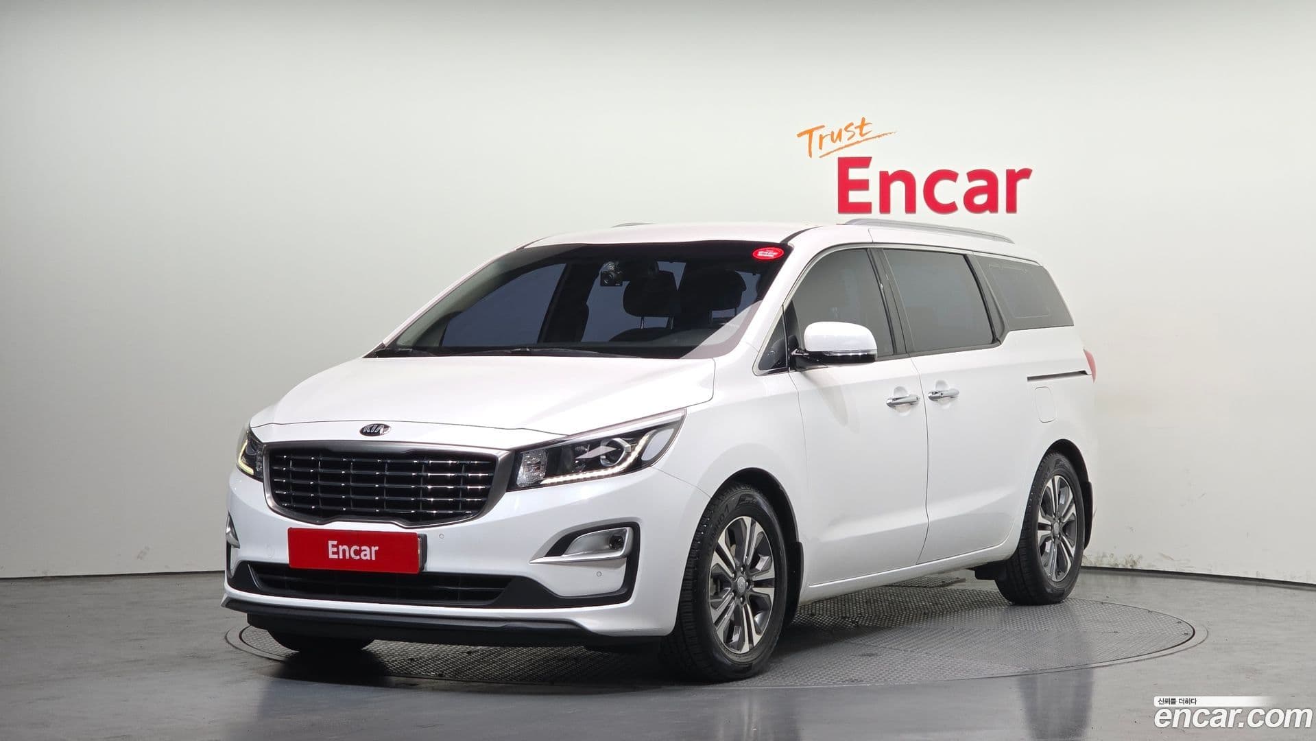 Main__Slider__Photo:Canival Kia 2019.4-0
