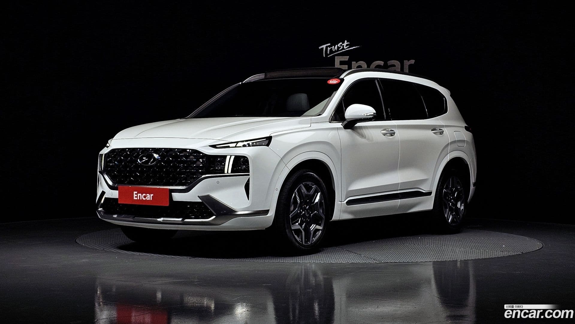 Main__Slider__Photo:Santafe Hyundai 2023.4-0
