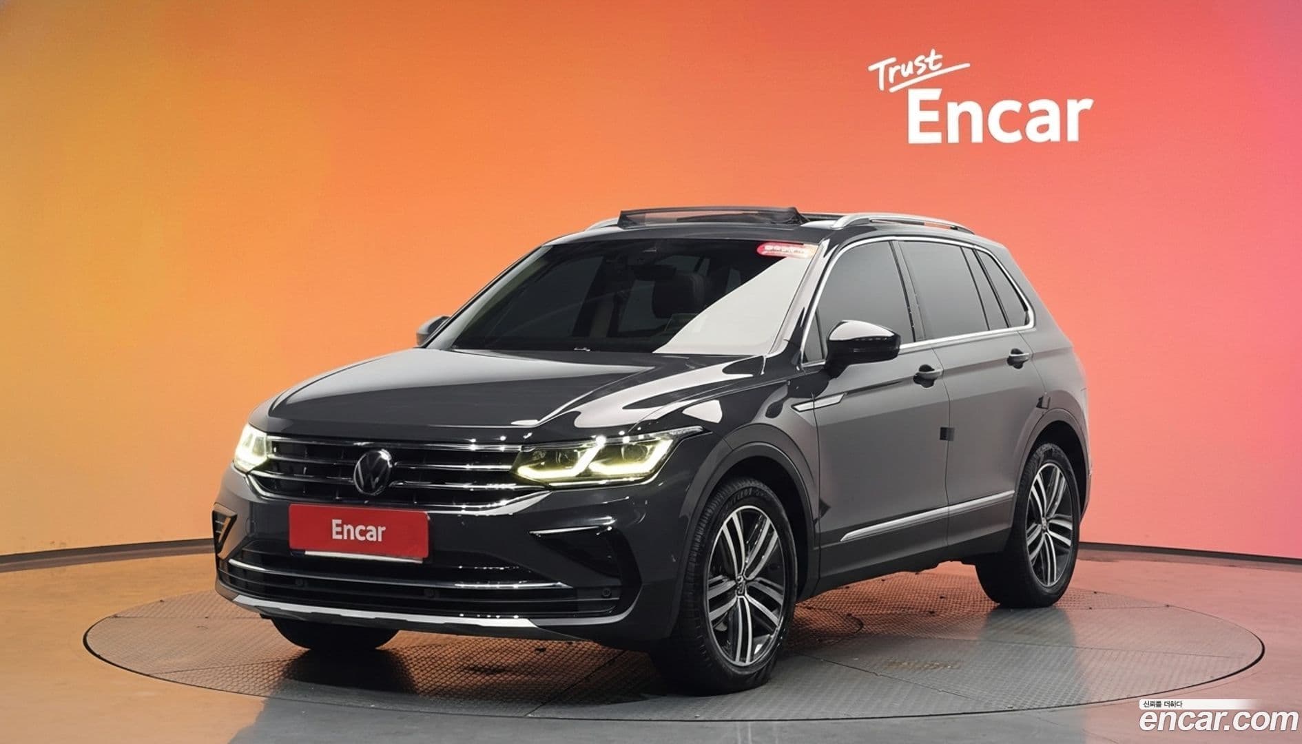 Main__Slider__Photo:Tiguan Volkswagen 2022.4-0