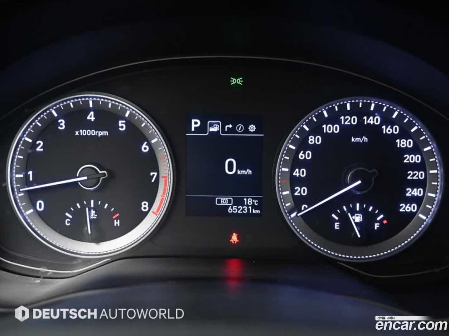 Grandeur Hyundai 2018.1-INNER-008