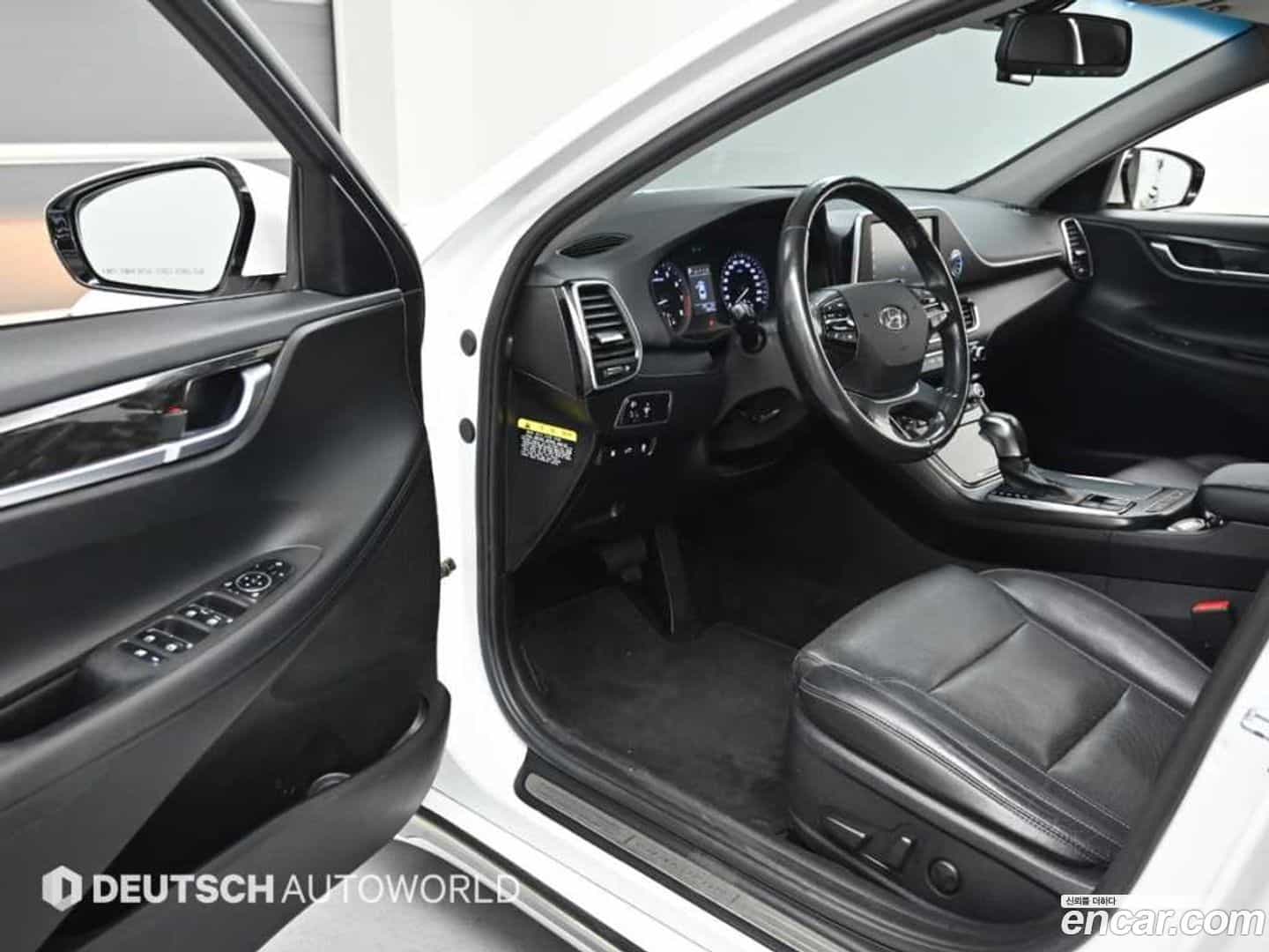 Grandeur Hyundai 2018.1-OPTION-015