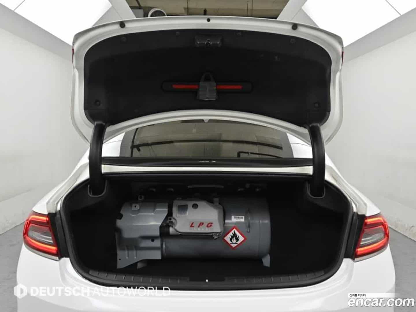 Grandeur Hyundai 2018.1-OPTION-023