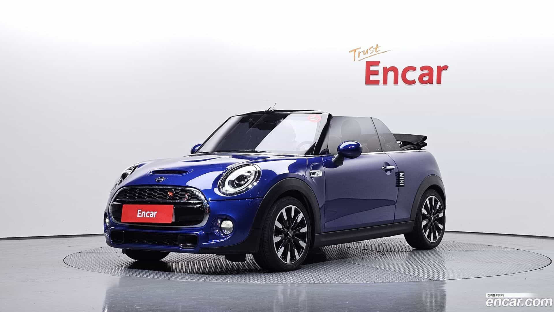 Cooper Convertible Mini 2019.1-OUTER-001