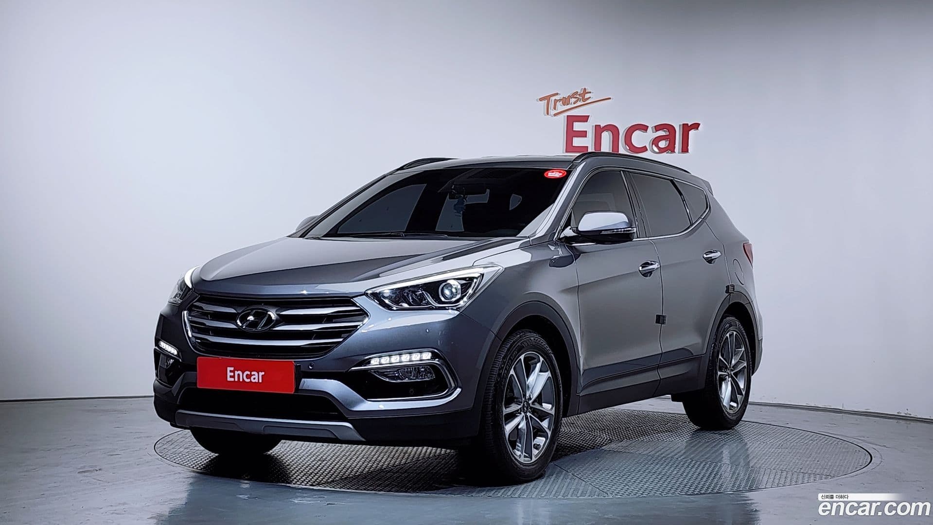 Main__Slider__Photo:Santafe Hyundai 2016.9-0