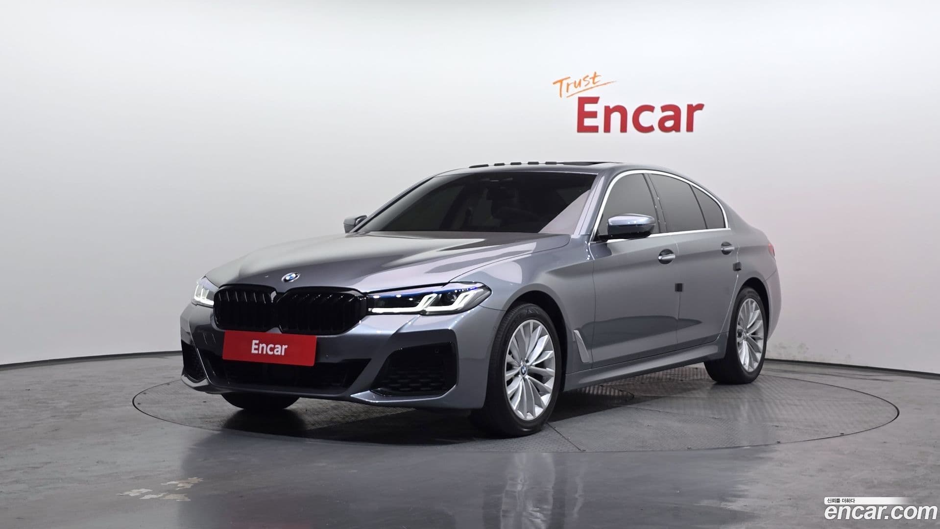 Main__Slider__Photo:5-Series BMW 2017.10-0