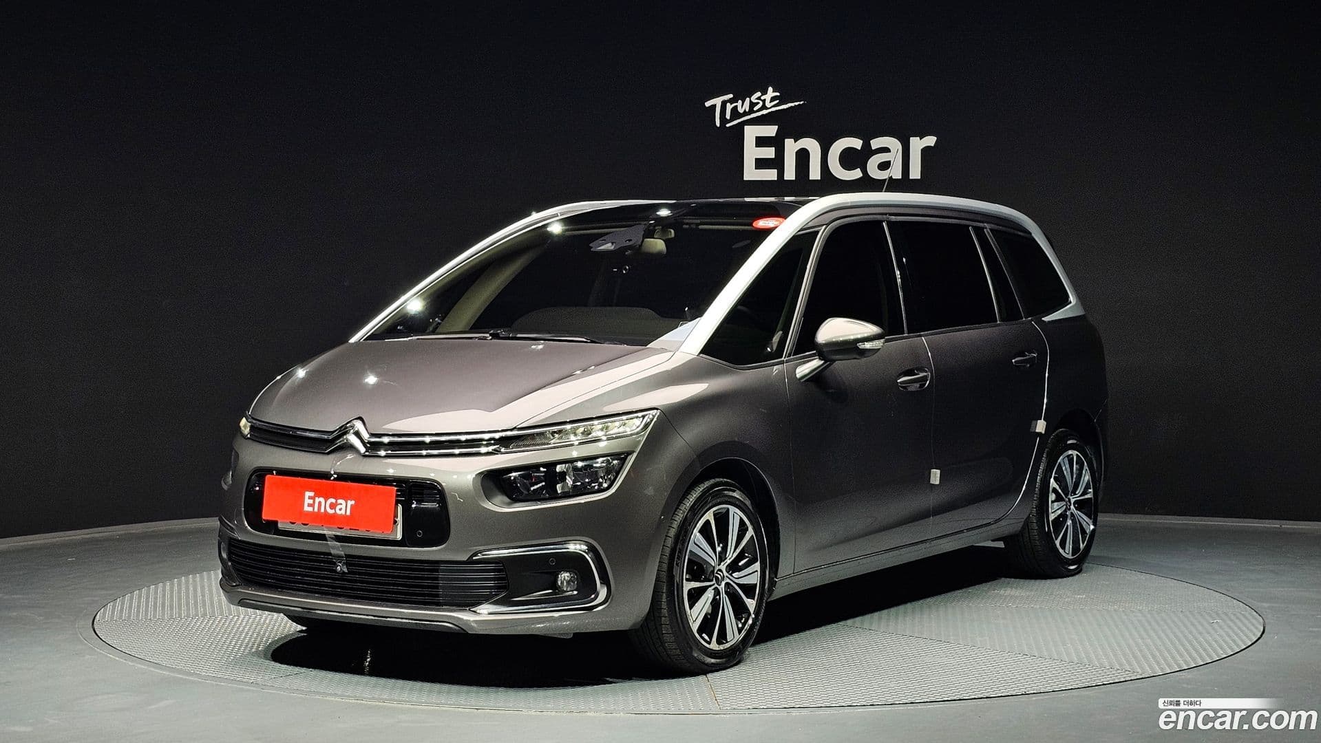 Main__Slider__Photo:C4 SpaceTourer Citroën / DS 2019.3-0