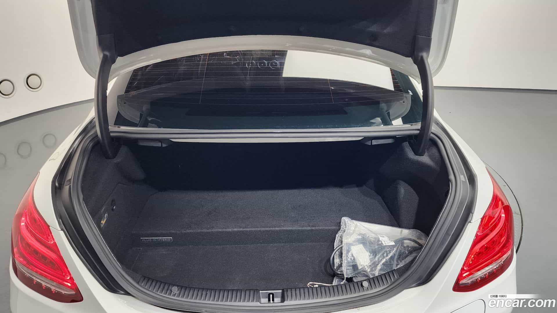 C-Class Mercedes-Benz 2018.11-OPTION-024
