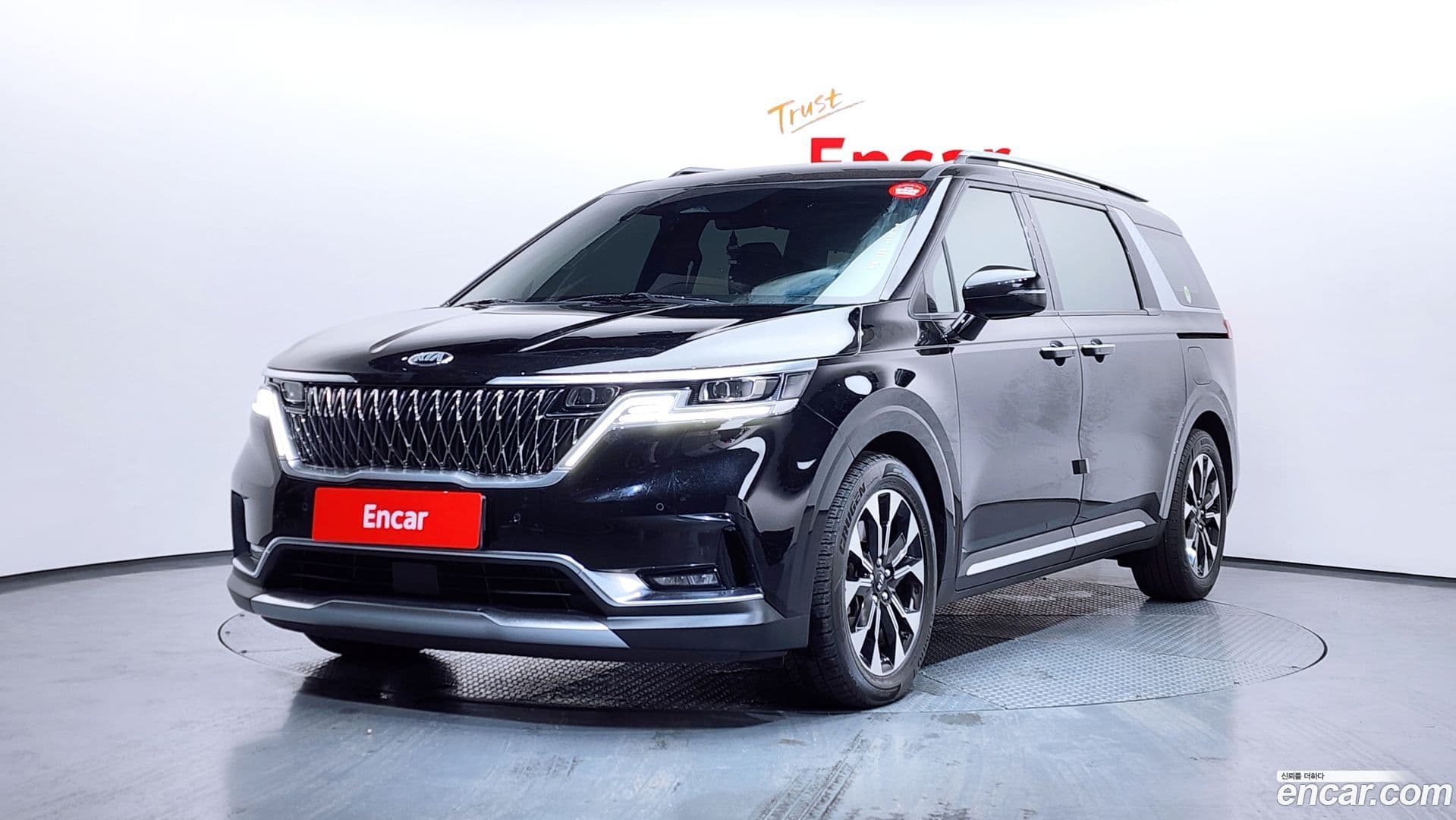 Main__Slider__Photo:Canival Kia 2021.1-0