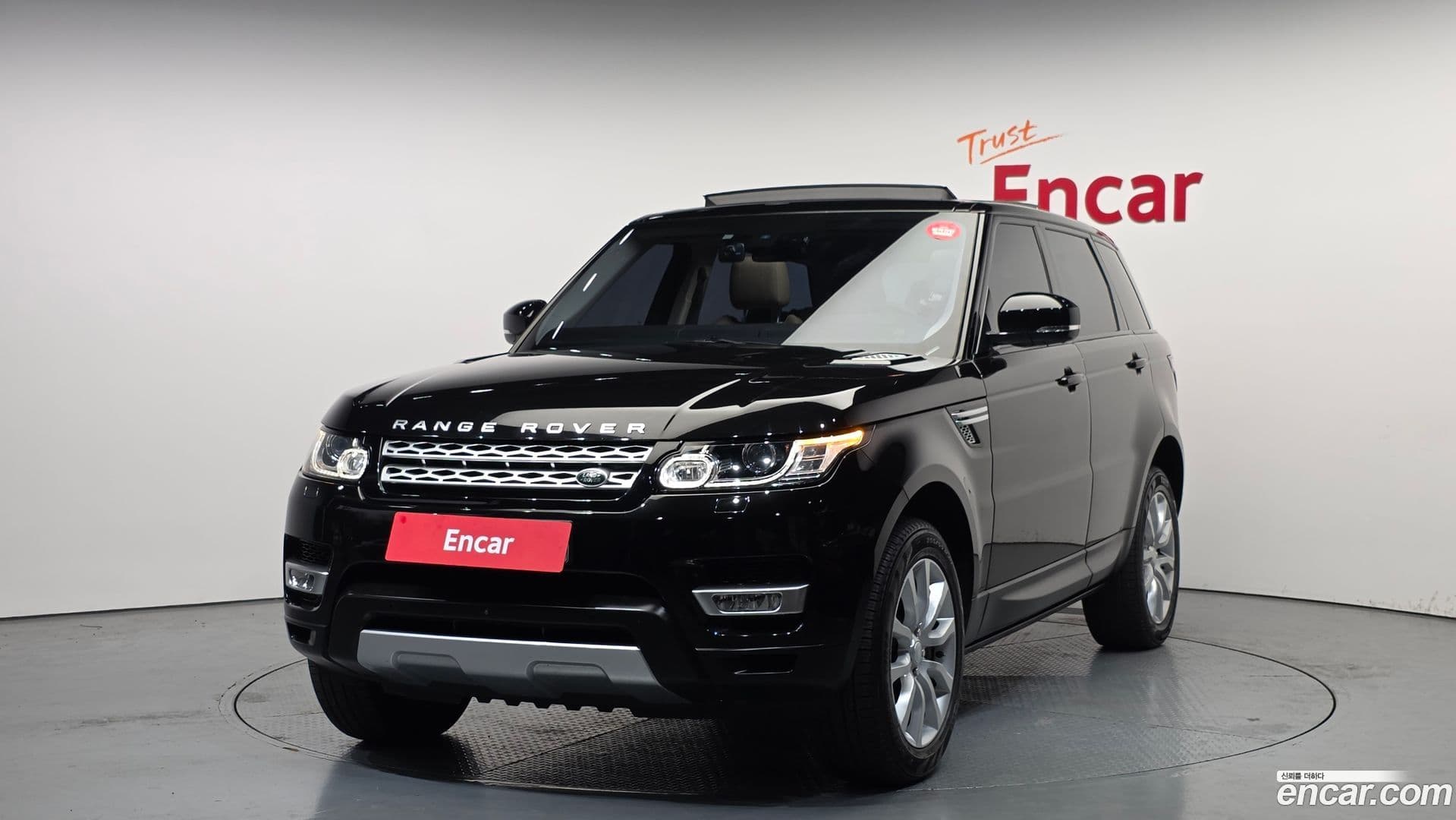Main__Slider__Photo:Range Rover Sport Land Rover 2016.3-0