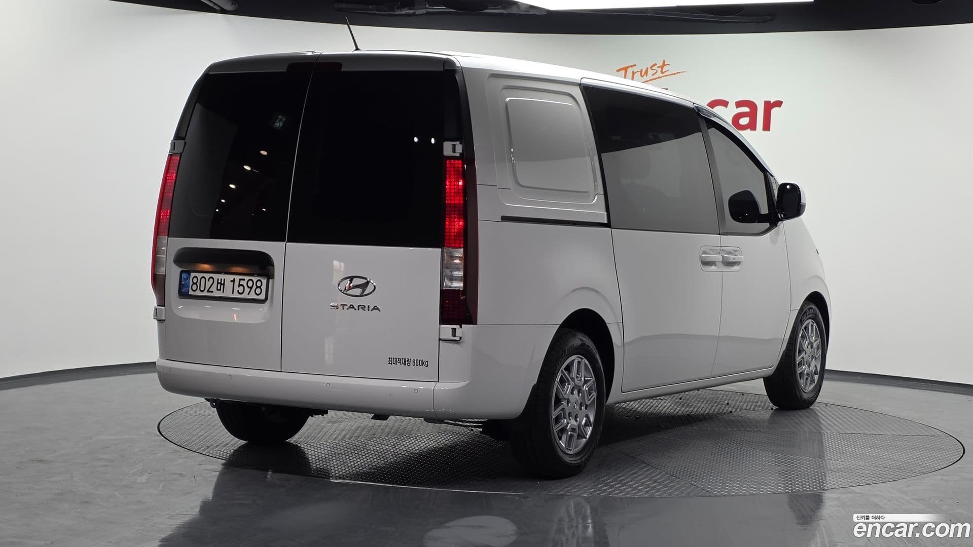 Main__Slider__Photo:Staria Hyundai 2021.11-0