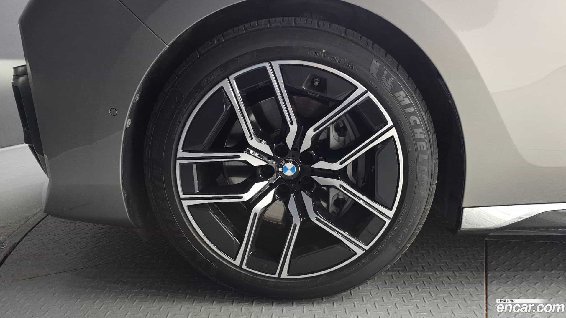 7-Series BMW 2024.0-OUTER-005