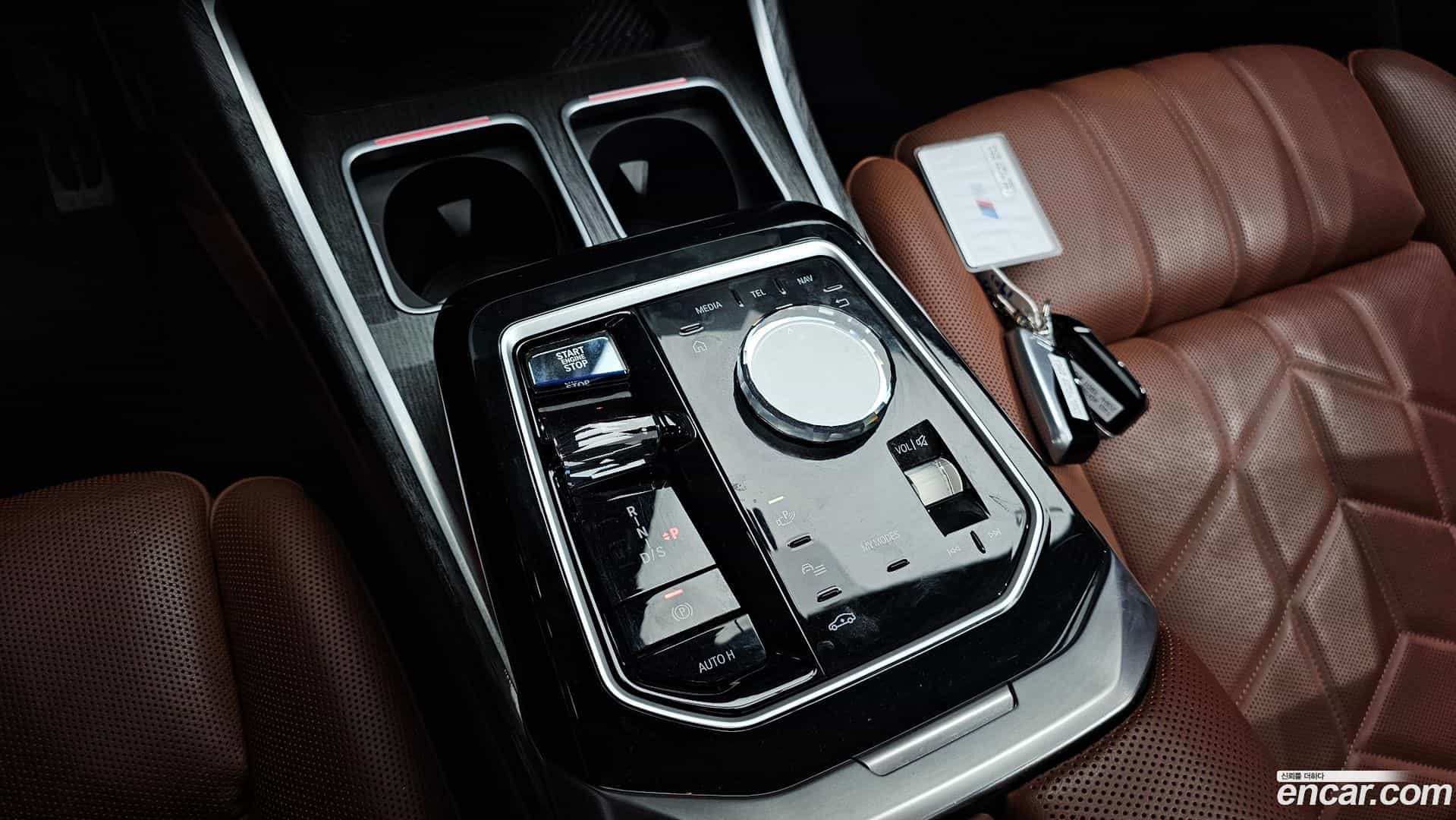 7-Series BMW 2024.0-INNER-009