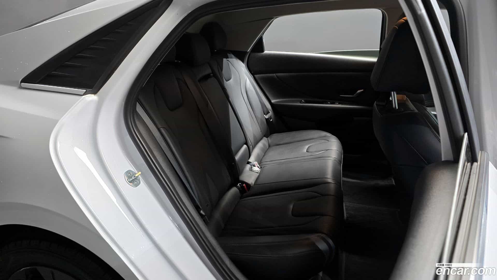 AVANTE Hyundai 2021.4-INNER-036