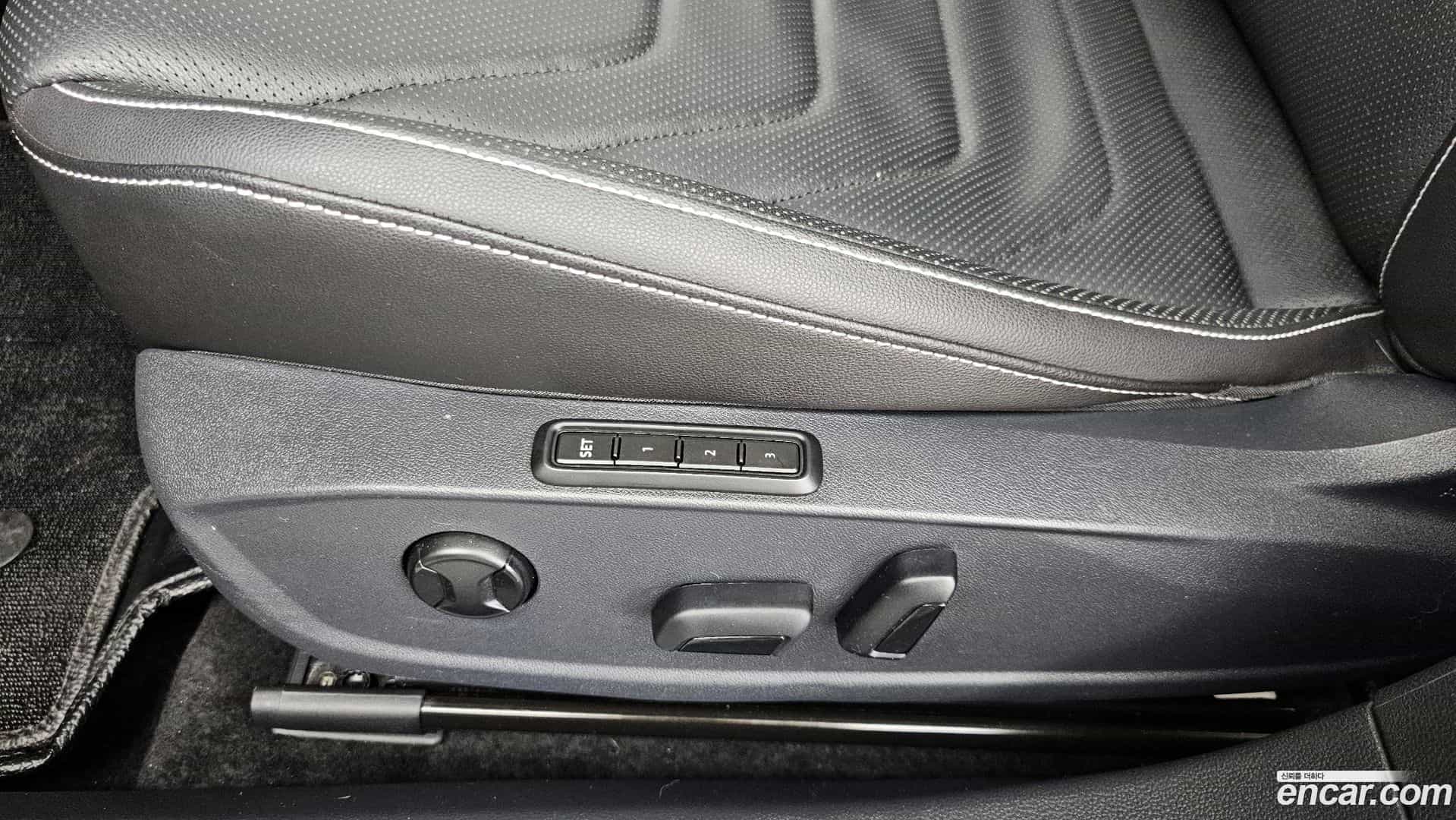 Jetta Volkswagen 2023.11-OPTION-044