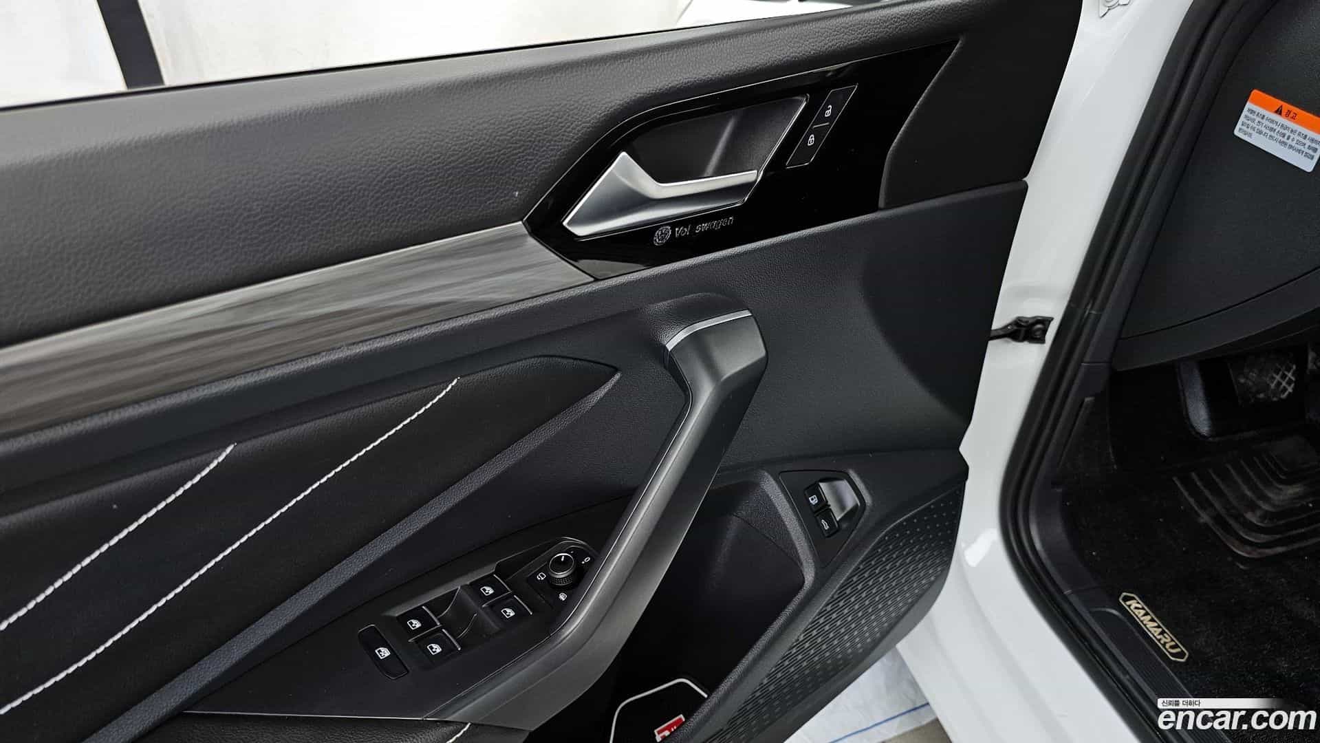 Jetta Volkswagen 2023.11-OPTION-045