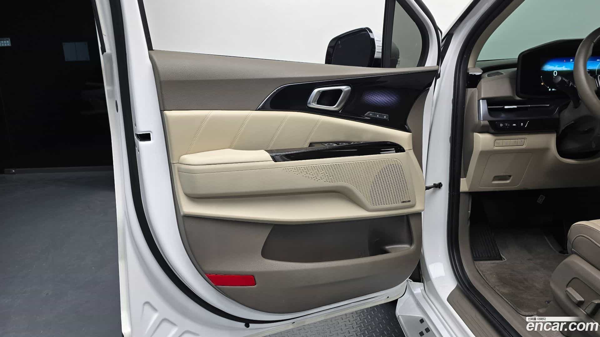 Canival Kia 2023.2-INNER-034