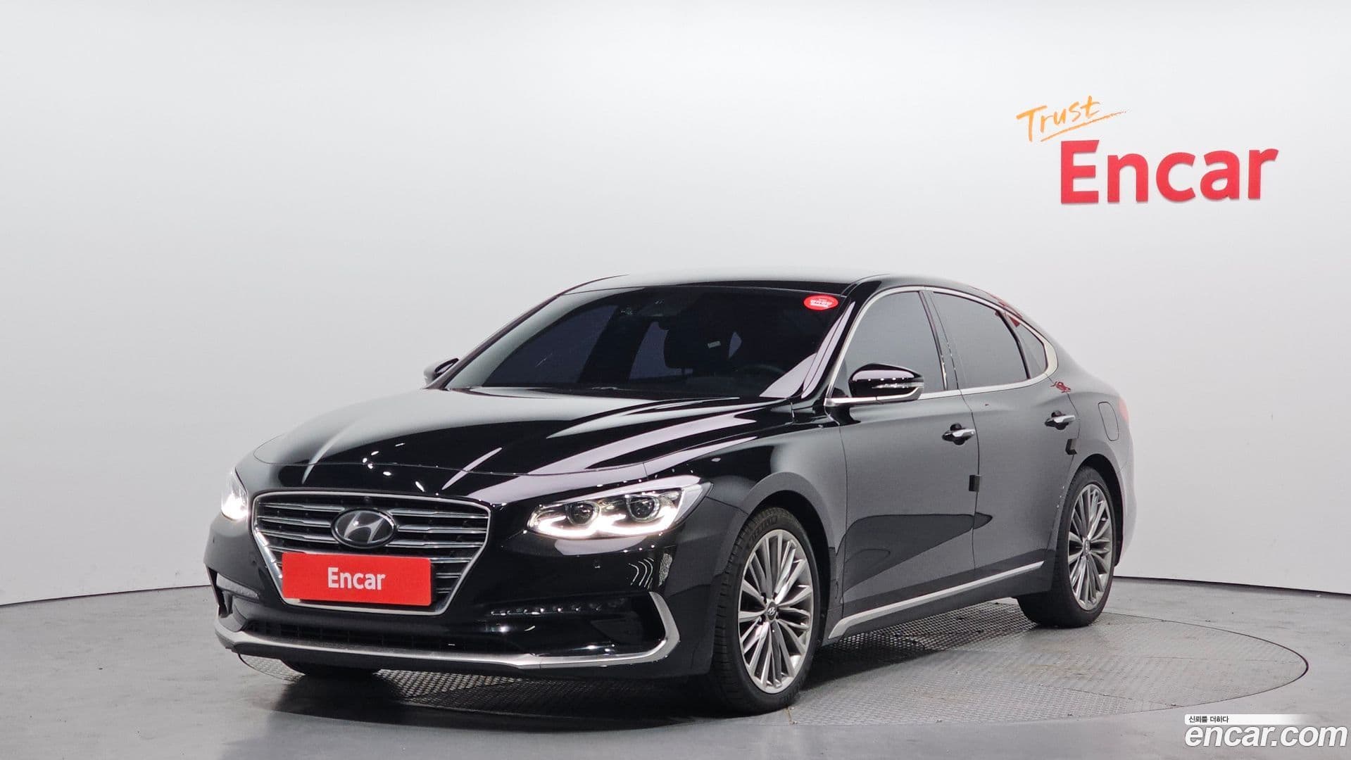 Main__Slider__Photo:Grandeur Hyundai 2019.3-0