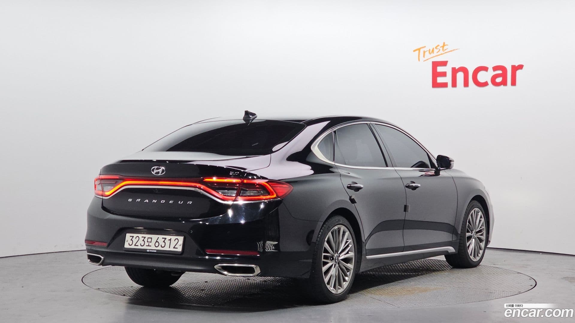 Main__Slider__Photo:Grandeur Hyundai 2019.3-1
