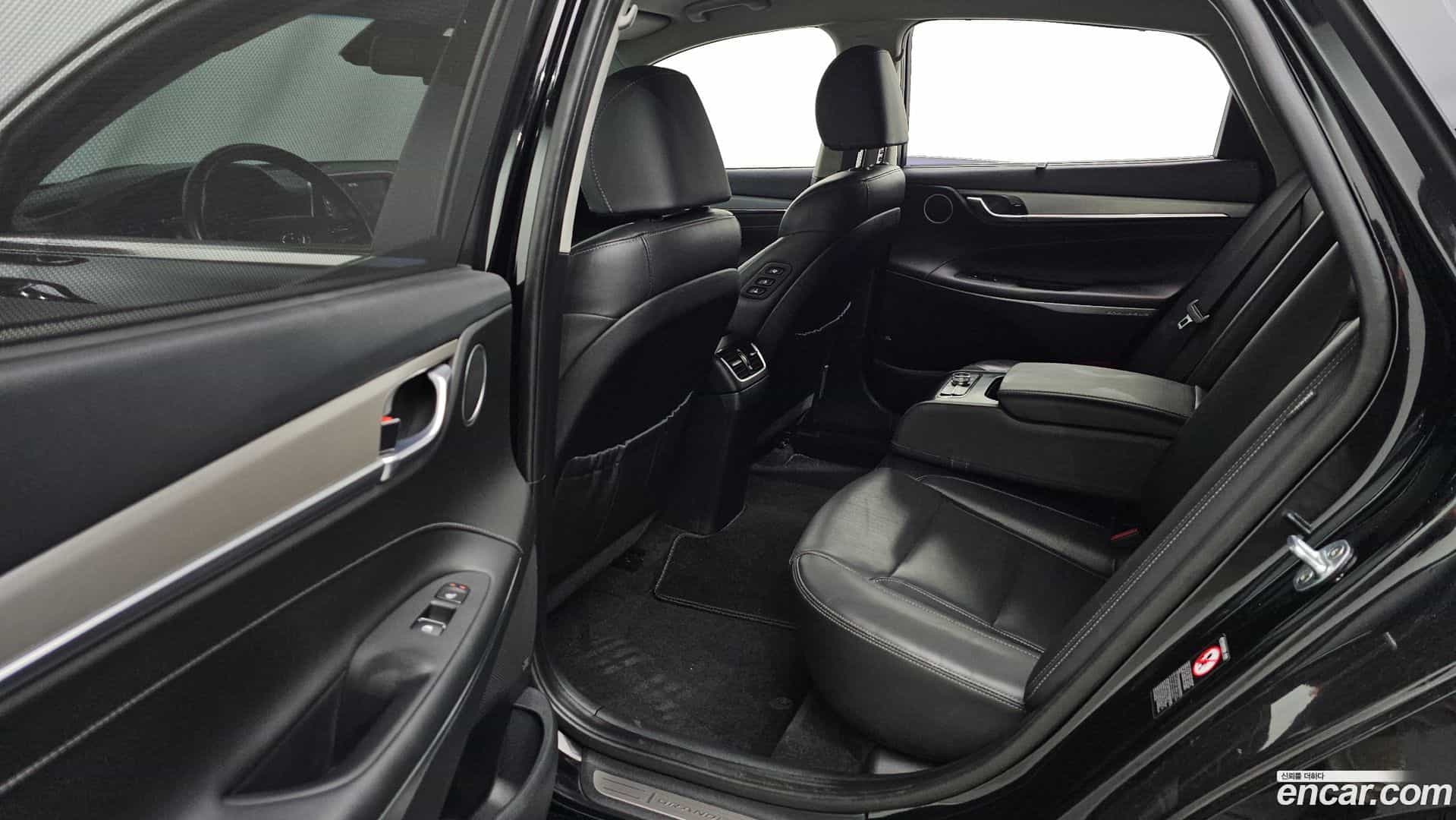 Grandeur Hyundai 2019.3-OPTION-015