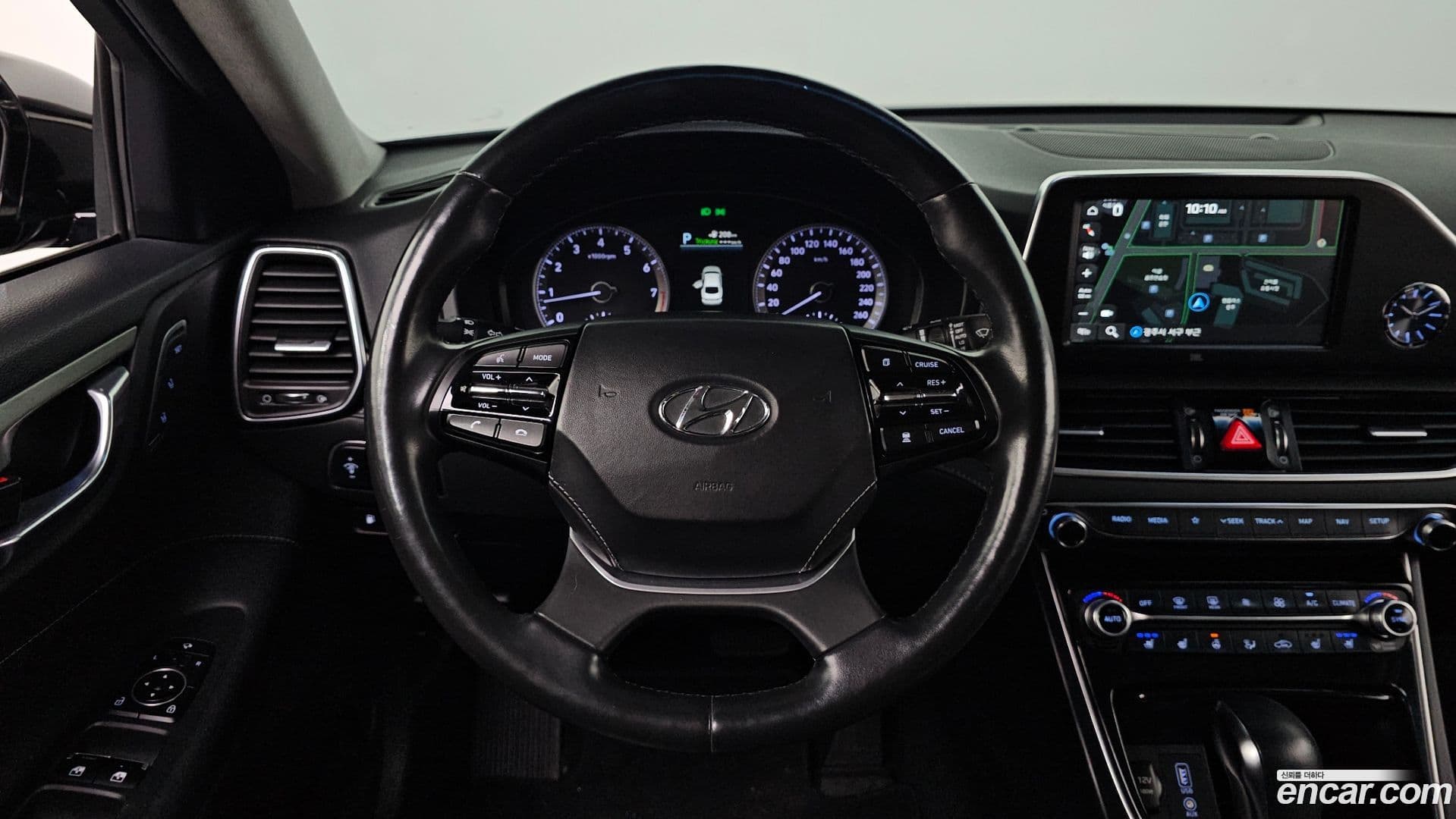 Main__Slider__Photo:Grandeur Hyundai 2019.3-11