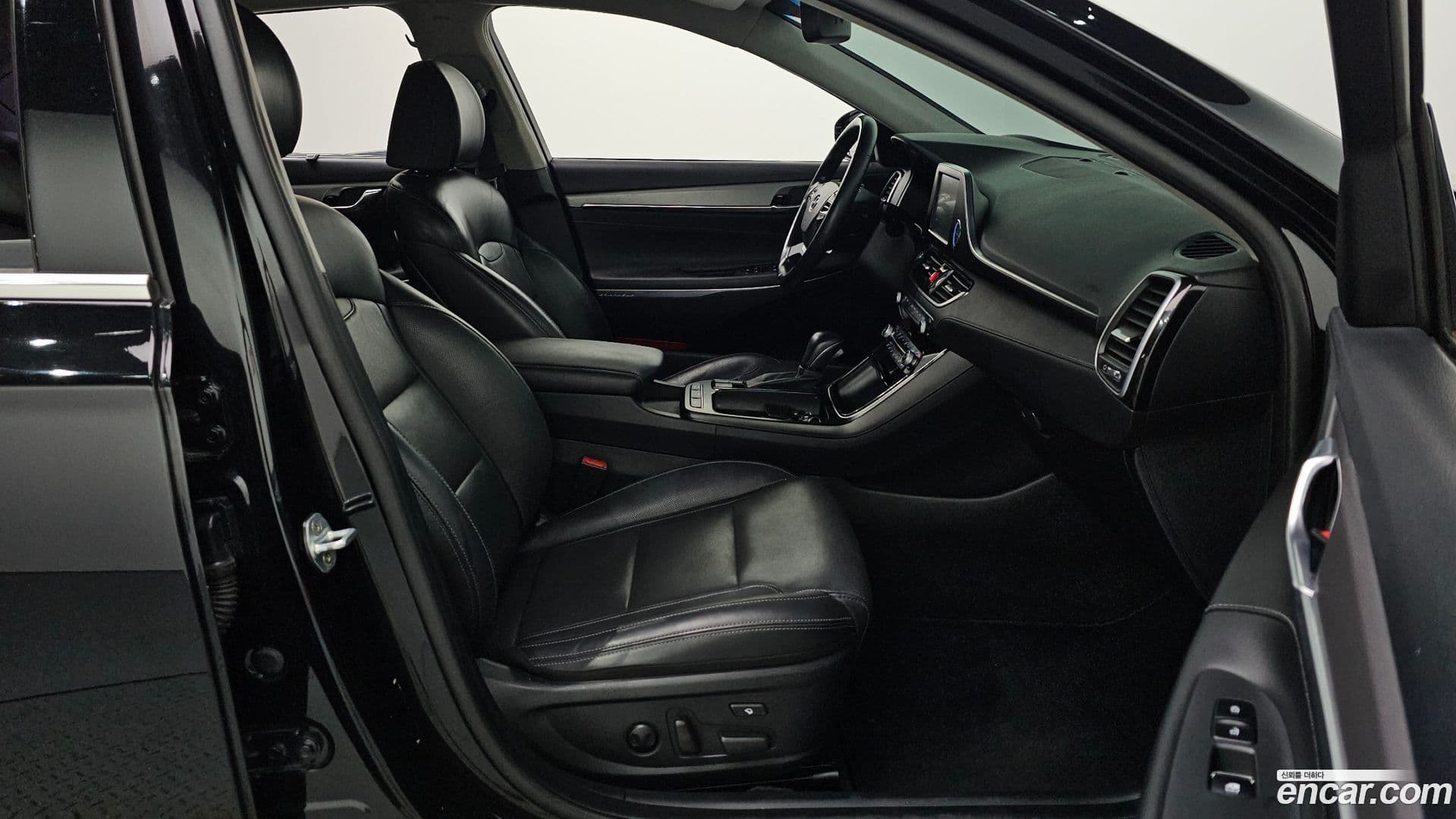 Main__Slider__Photo:Grandeur Hyundai 2019.3-25