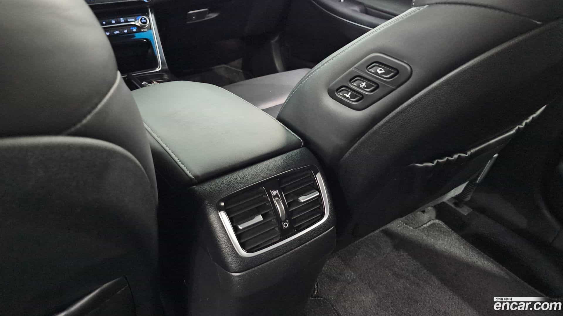 Grandeur Hyundai 2019.3-OPTION-045
