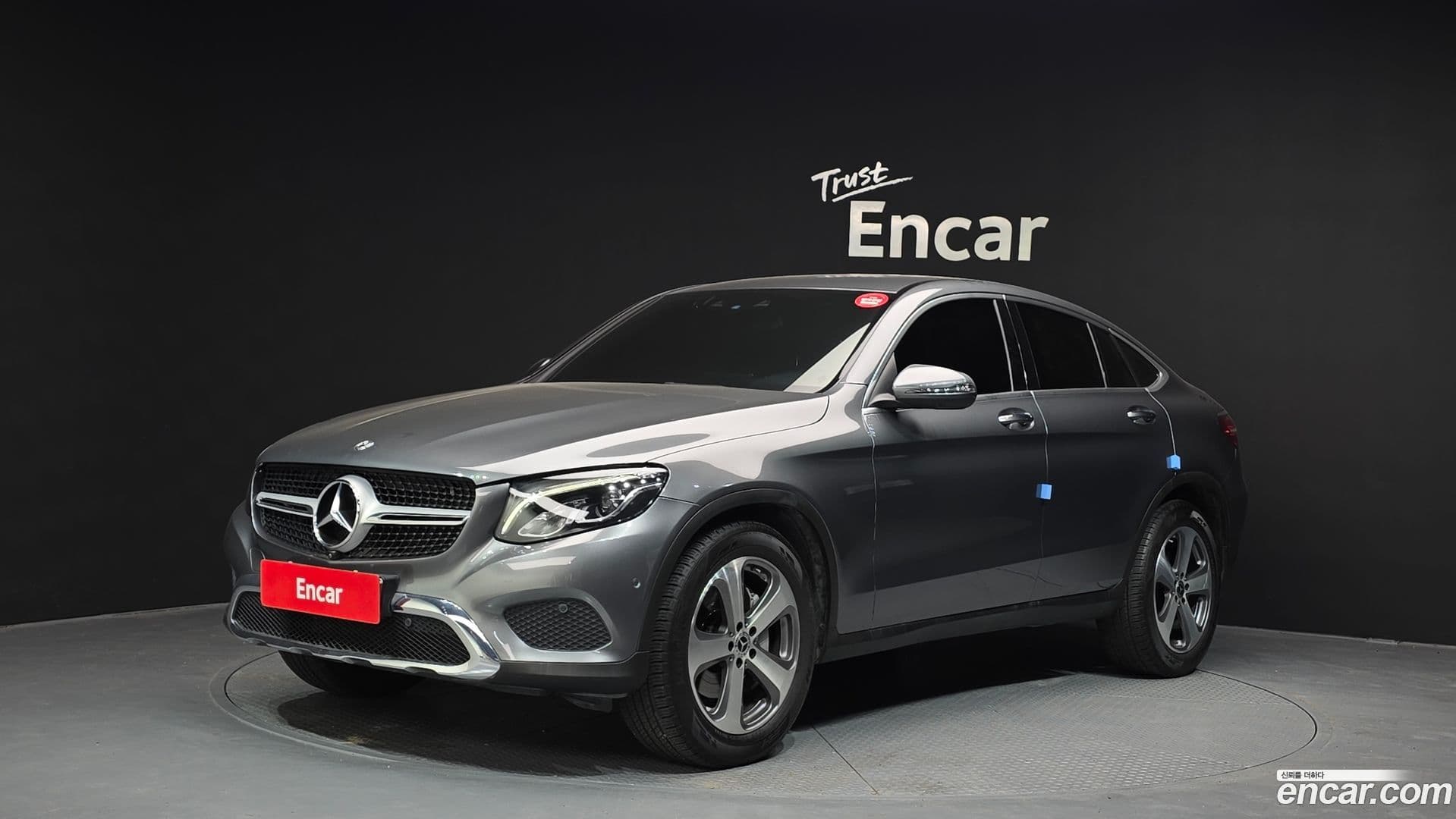 Main__Slider__Photo:GLC-Class Mercedes-Benz 2019.4-0