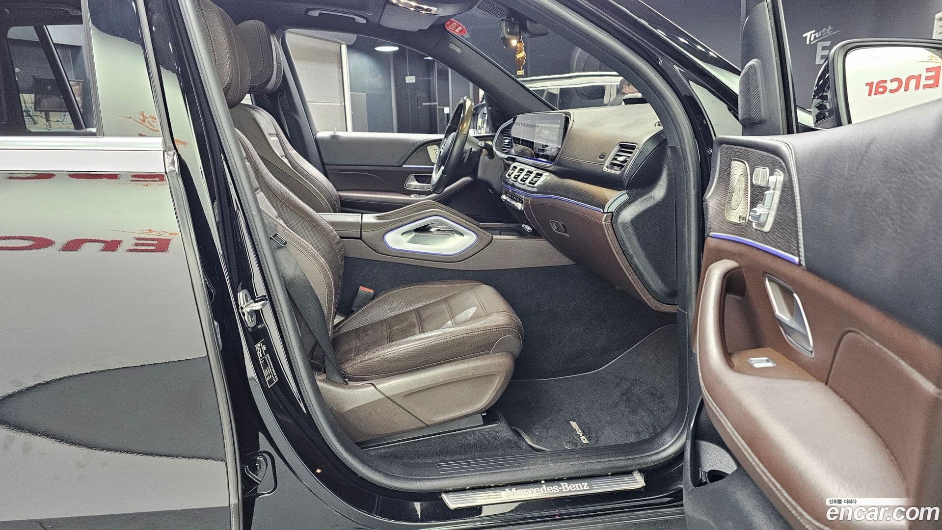 Main__Slider__Photo:GLS-Class Mercedes-Benz 2022.5-10