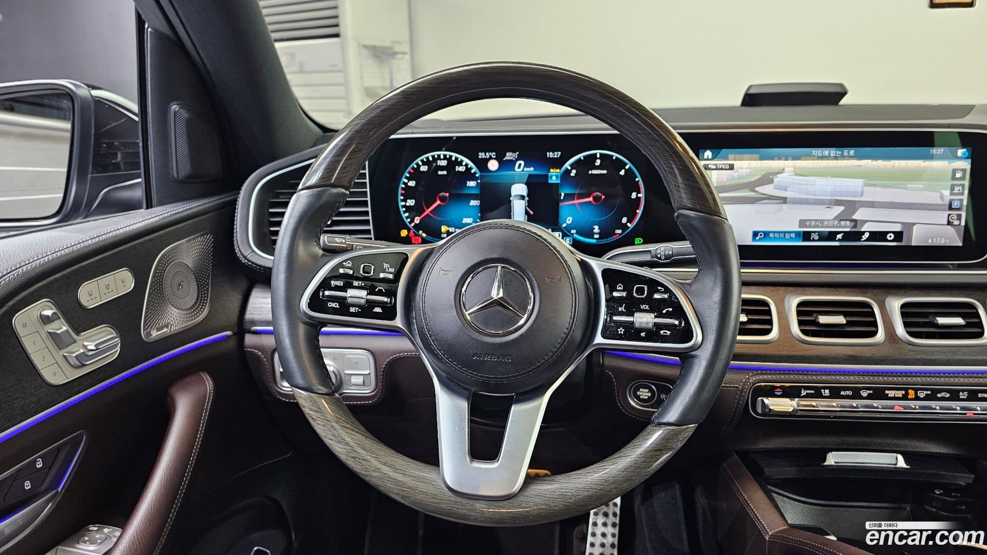 Main__Slider__Photo:GLS-Class Mercedes-Benz 2022.5-12