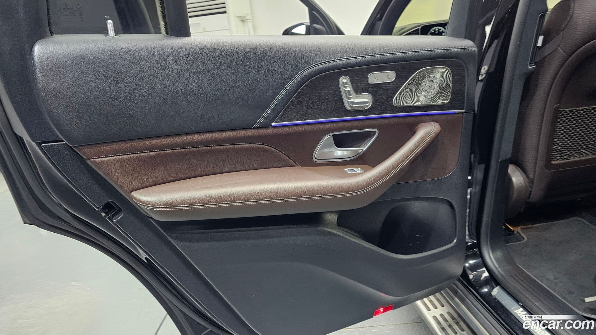 Main__Slider__Photo:GLS-Class Mercedes-Benz 2022.5-24