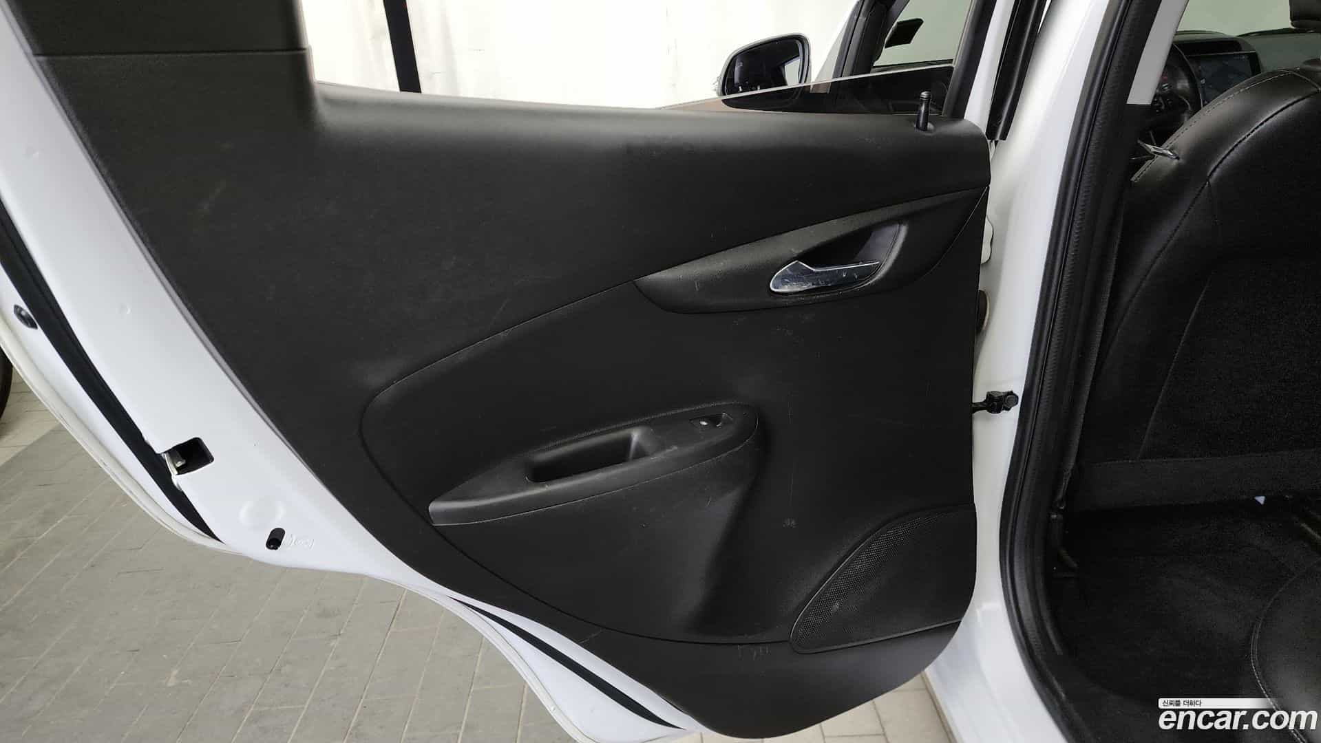 Spark Chevrolet 2022.3-INNER-035