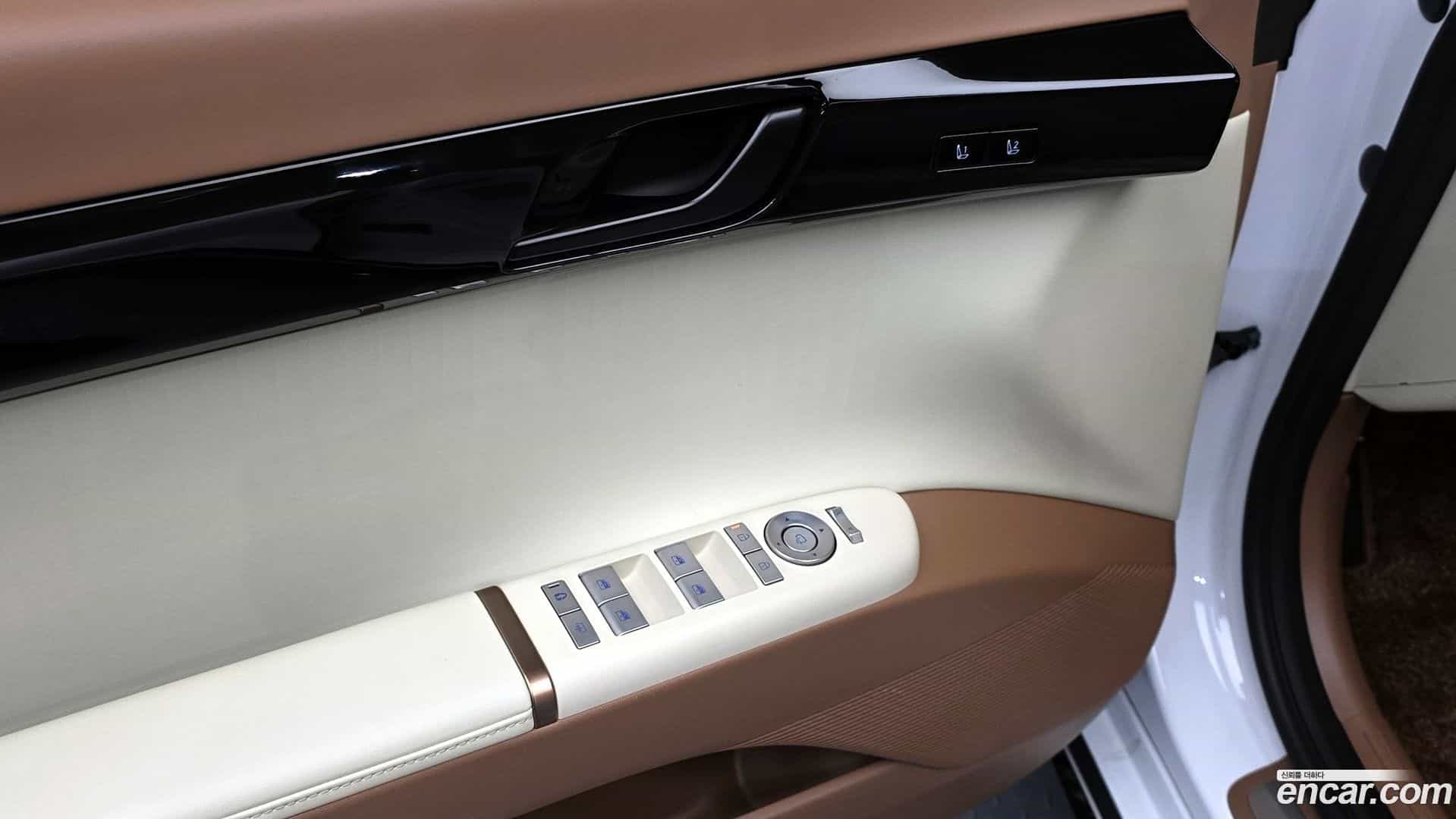 Grandeur Hyundai 2023.3-OPTION-043