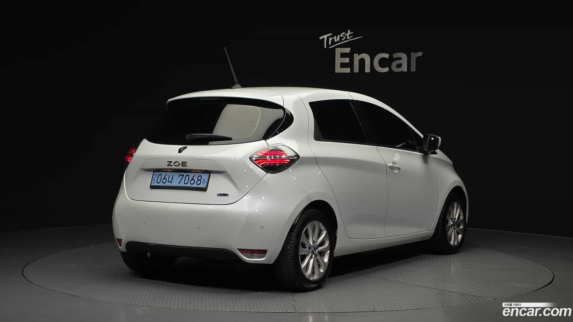 Zoe Renault Korea 2021.2-OUTER-002